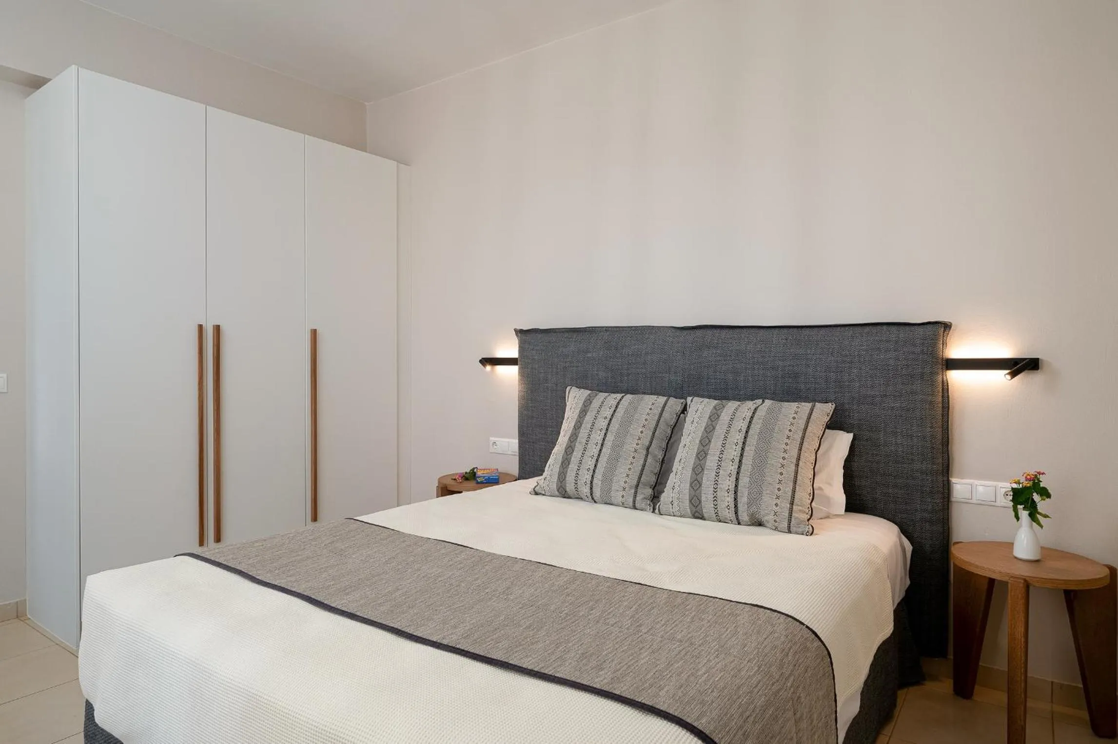 Bed in Lenikos Resort