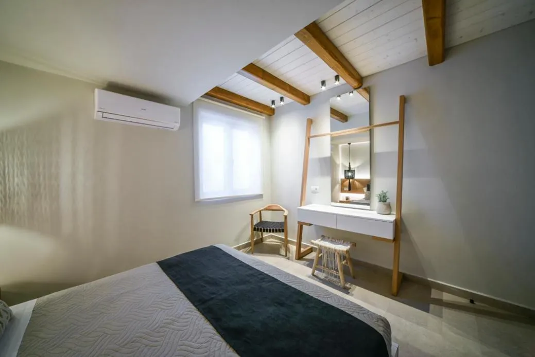 Bed in Lenikos Resort