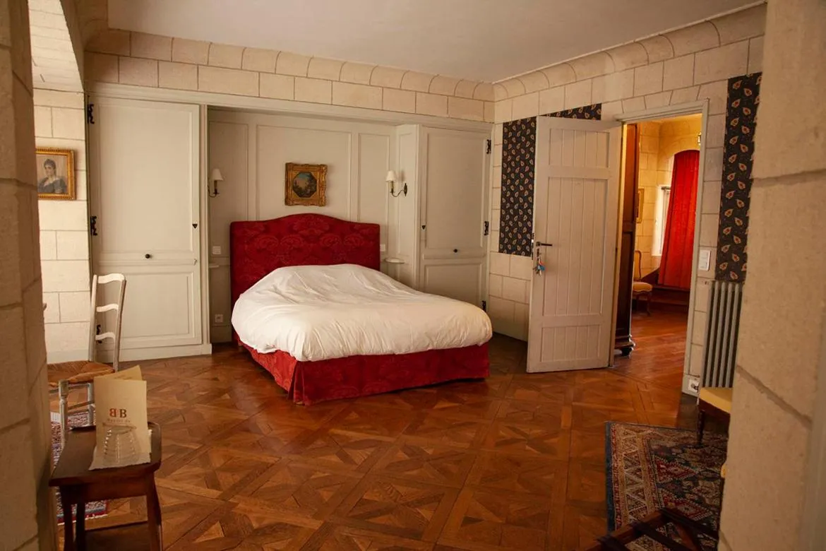 Bedroom, Bed in Le Manoir de Beaumarchais
