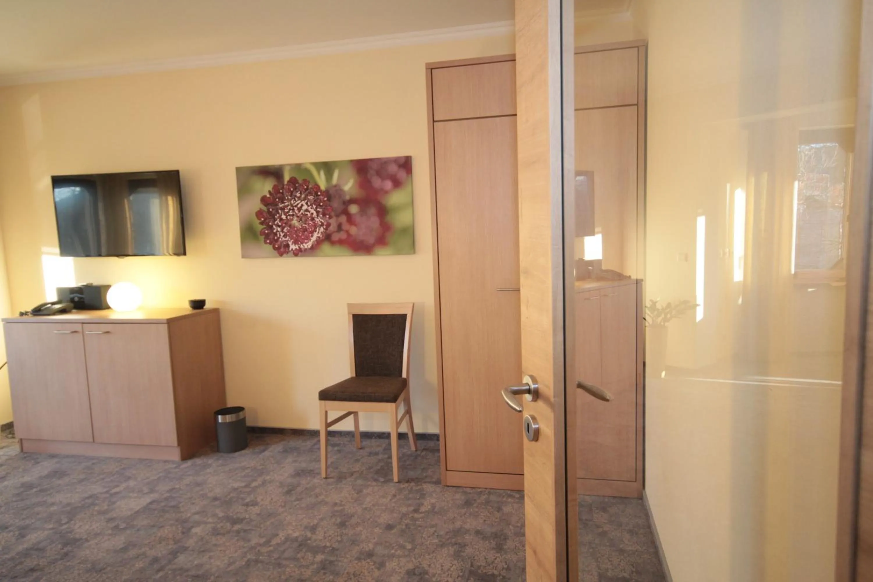 Guests in Cafe Schneidewind