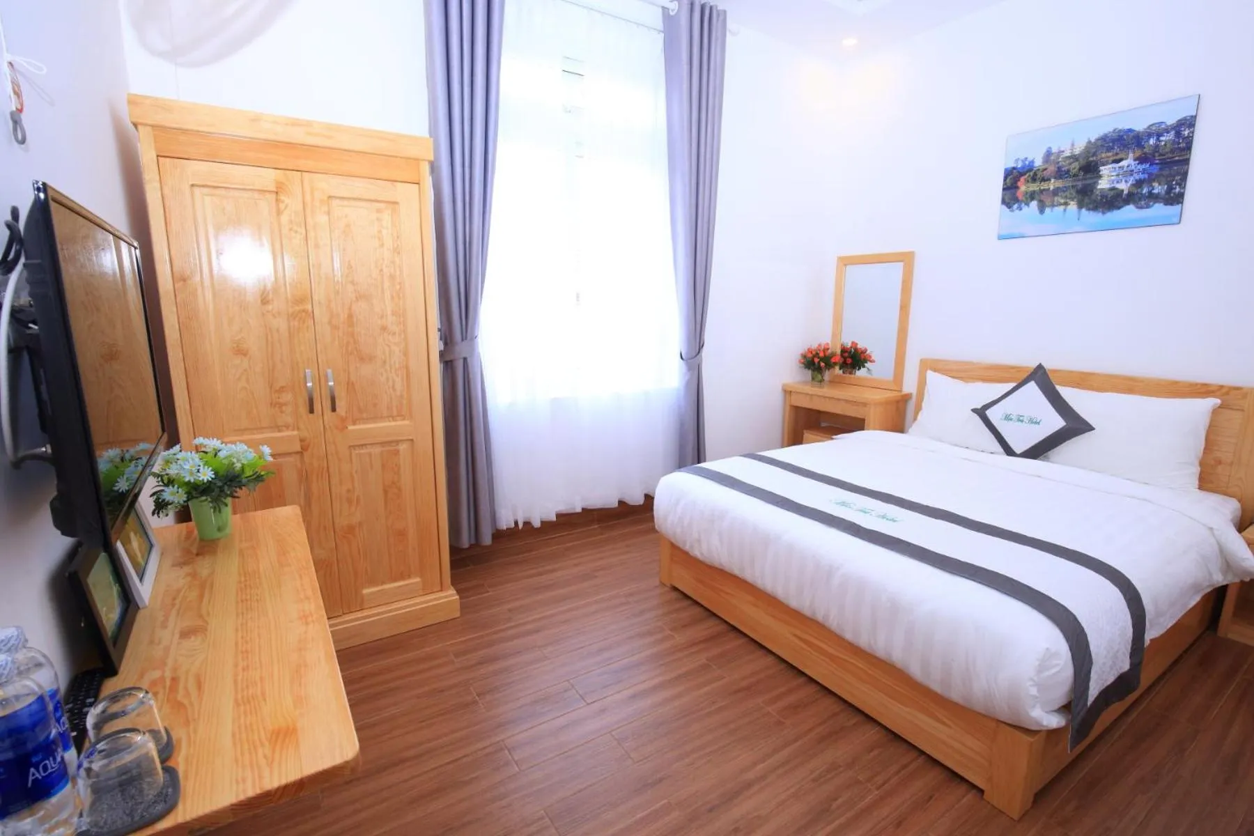 Photo of the whole room, Bed in Moc Tra Hotel