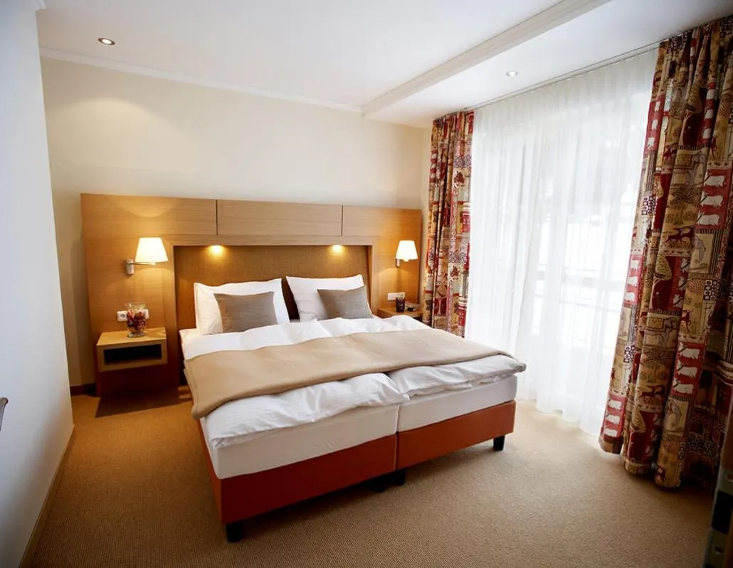 Bedroom, Bed in Sonnblick Apartments und Zimmer - Nationalpark Sommercard inklusive