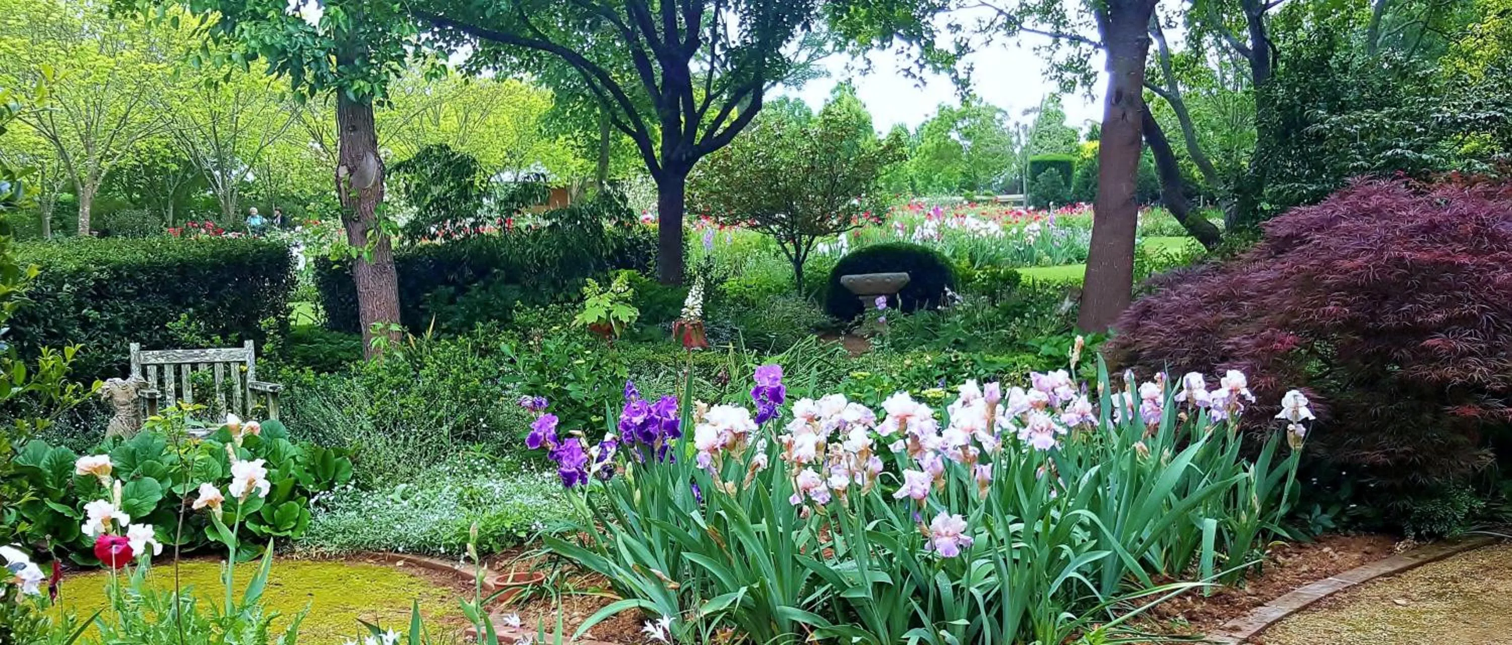Spring in Chanticleer Gardens Barn cottage with a Pool