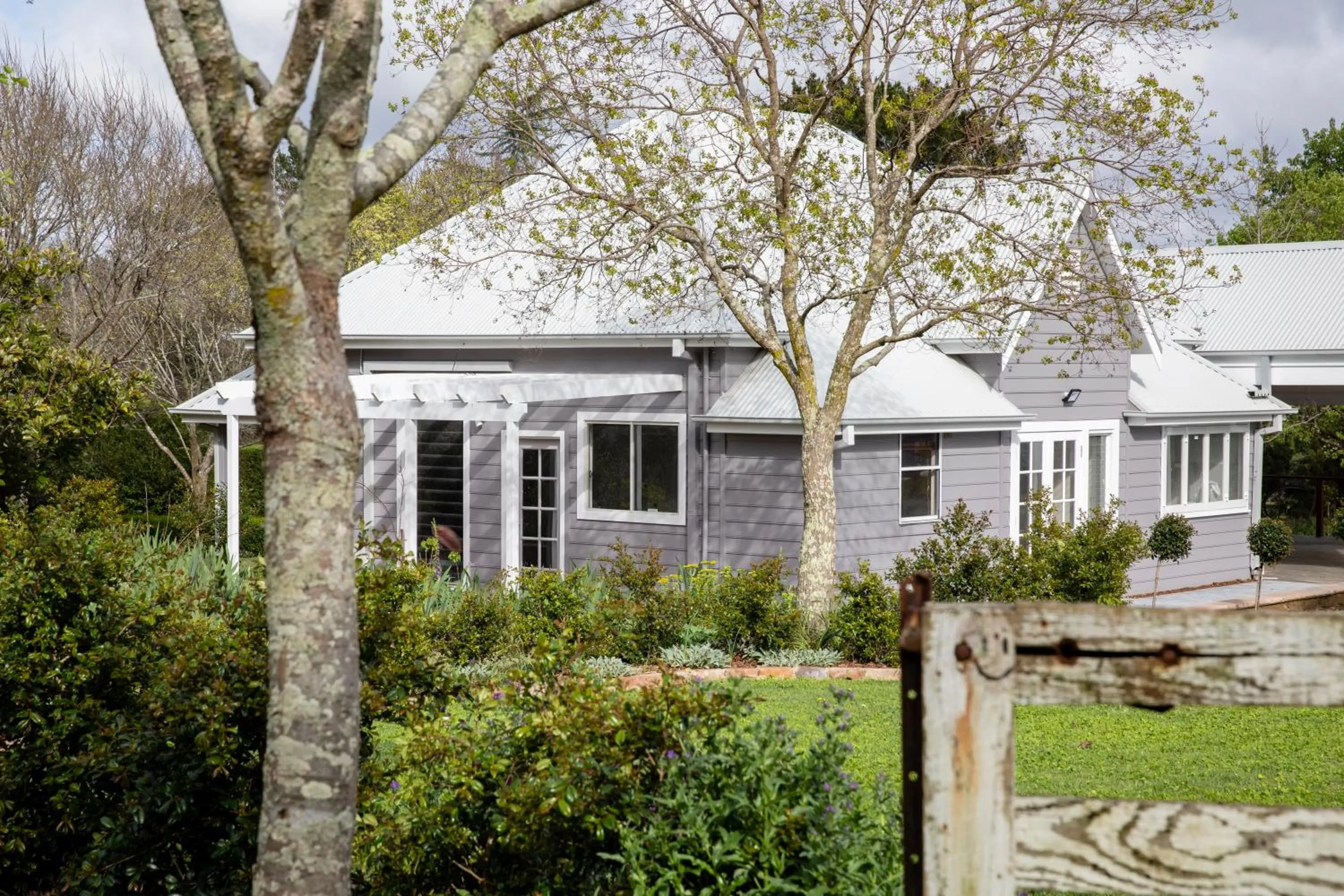 Property building in Chanticleer Gardens Barn cottage with a Pool