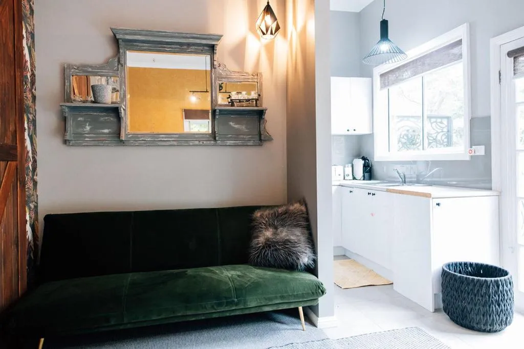 Kitchen or kitchenette in Chanticleer Gardens Barn cottage with a Pool