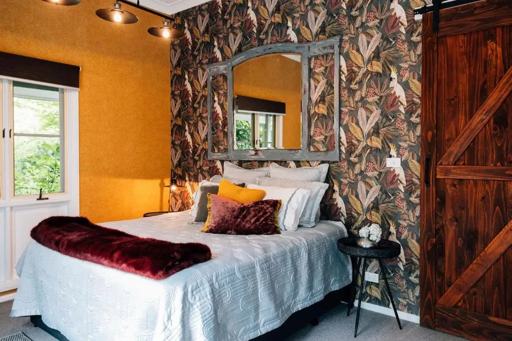 Bed in Chanticleer Gardens Barn cottage with a Pool