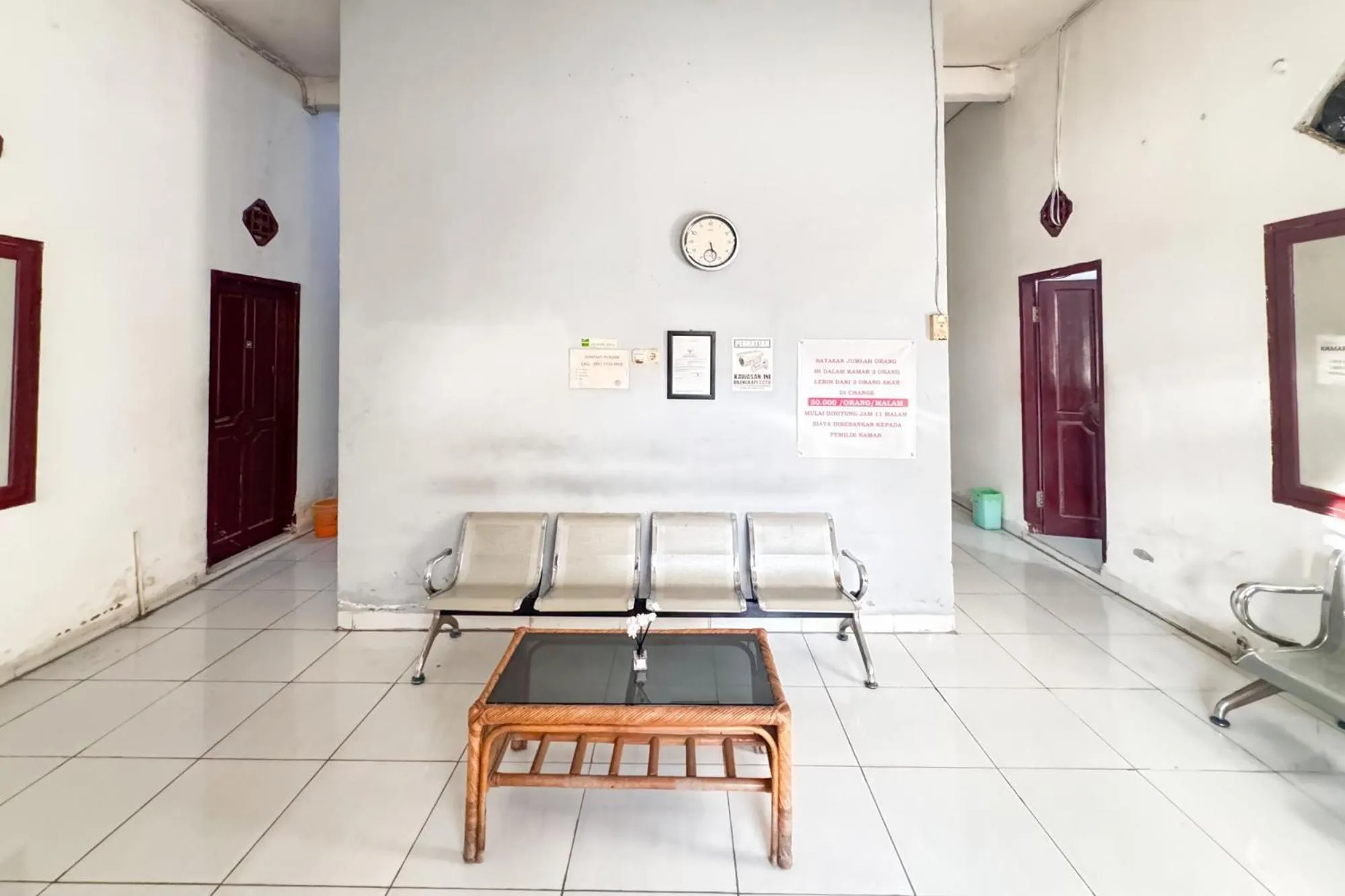 Seating area in Wisma Hiro Pertiwi