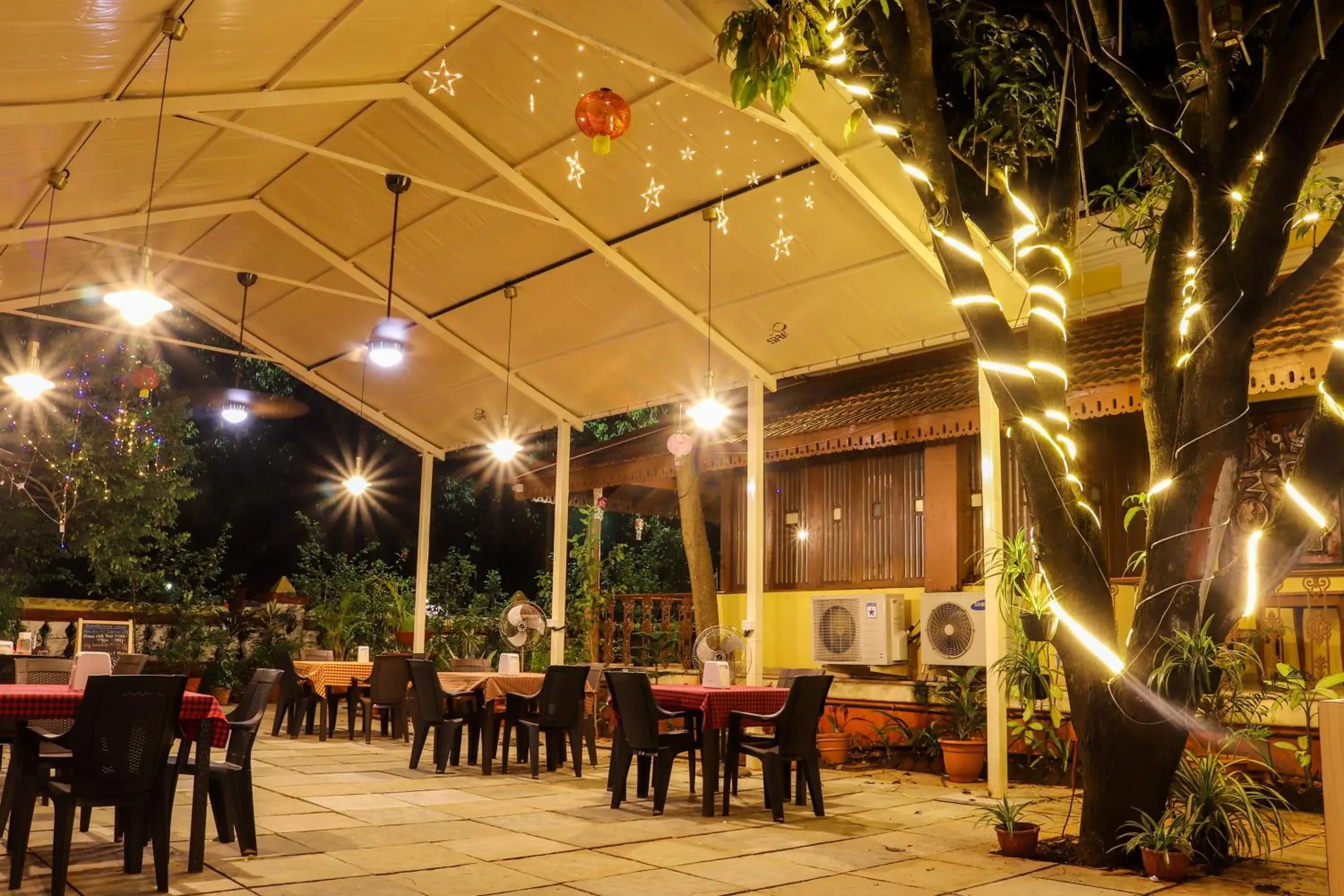 Restaurant/places to eat in Surya Kiran Heritage Hotel Restaurant/places to eat in Surya Kiran Heritage Hotel