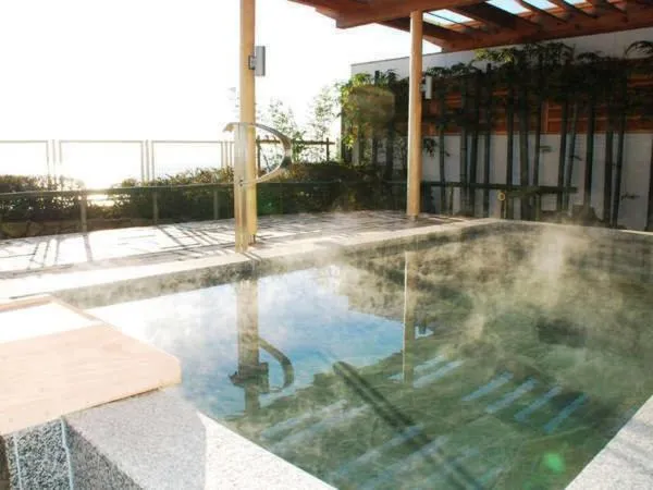 Open Air Bath in Mikawawan Resort Linx