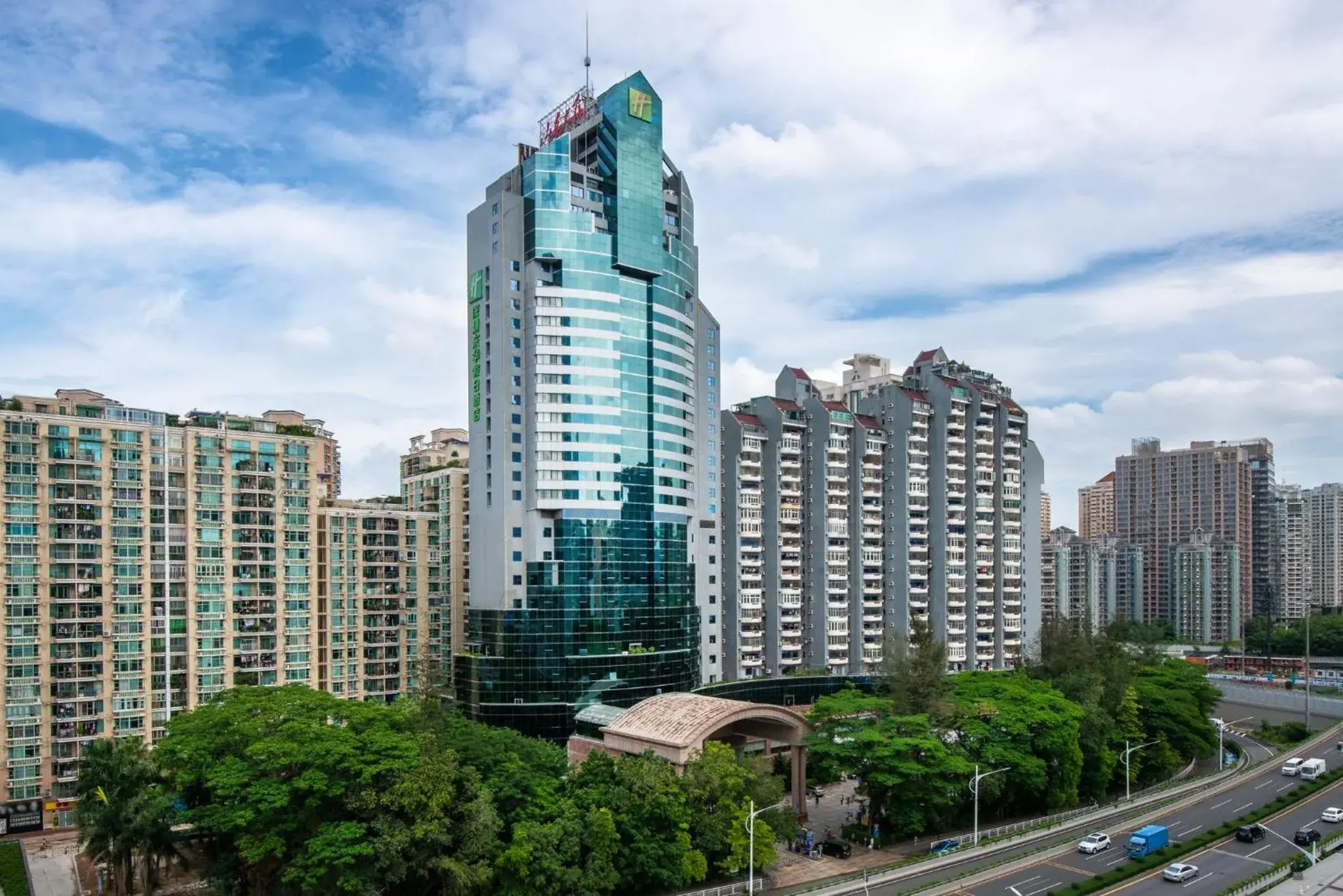 Property building in Holiday Inn Shenzhen Donghua by IHG Property building in Holiday Inn Shenzhen Donghua by IHG