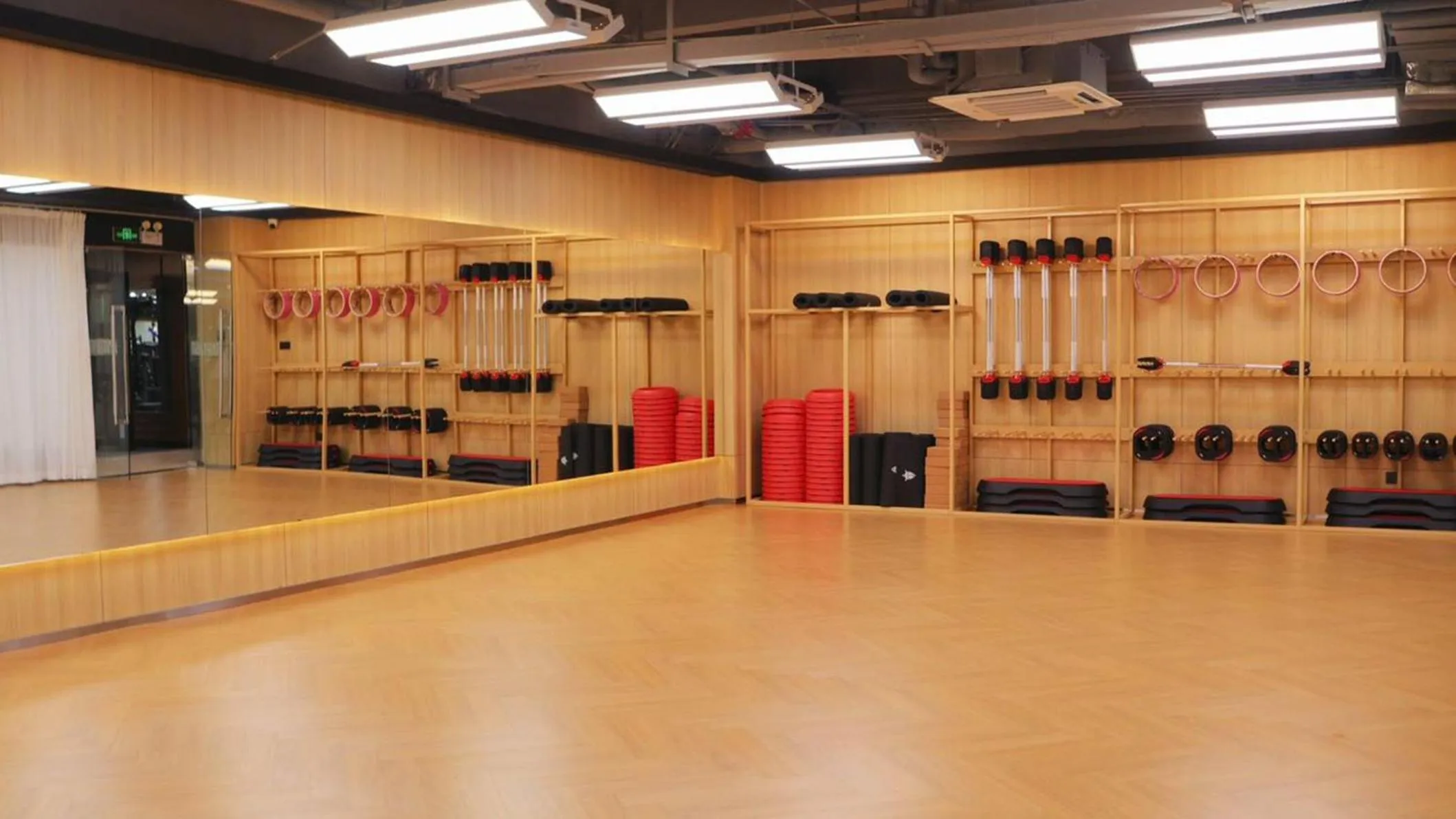 Fitness centre/facilities in Holiday Inn Shenzhen Donghua by IHG