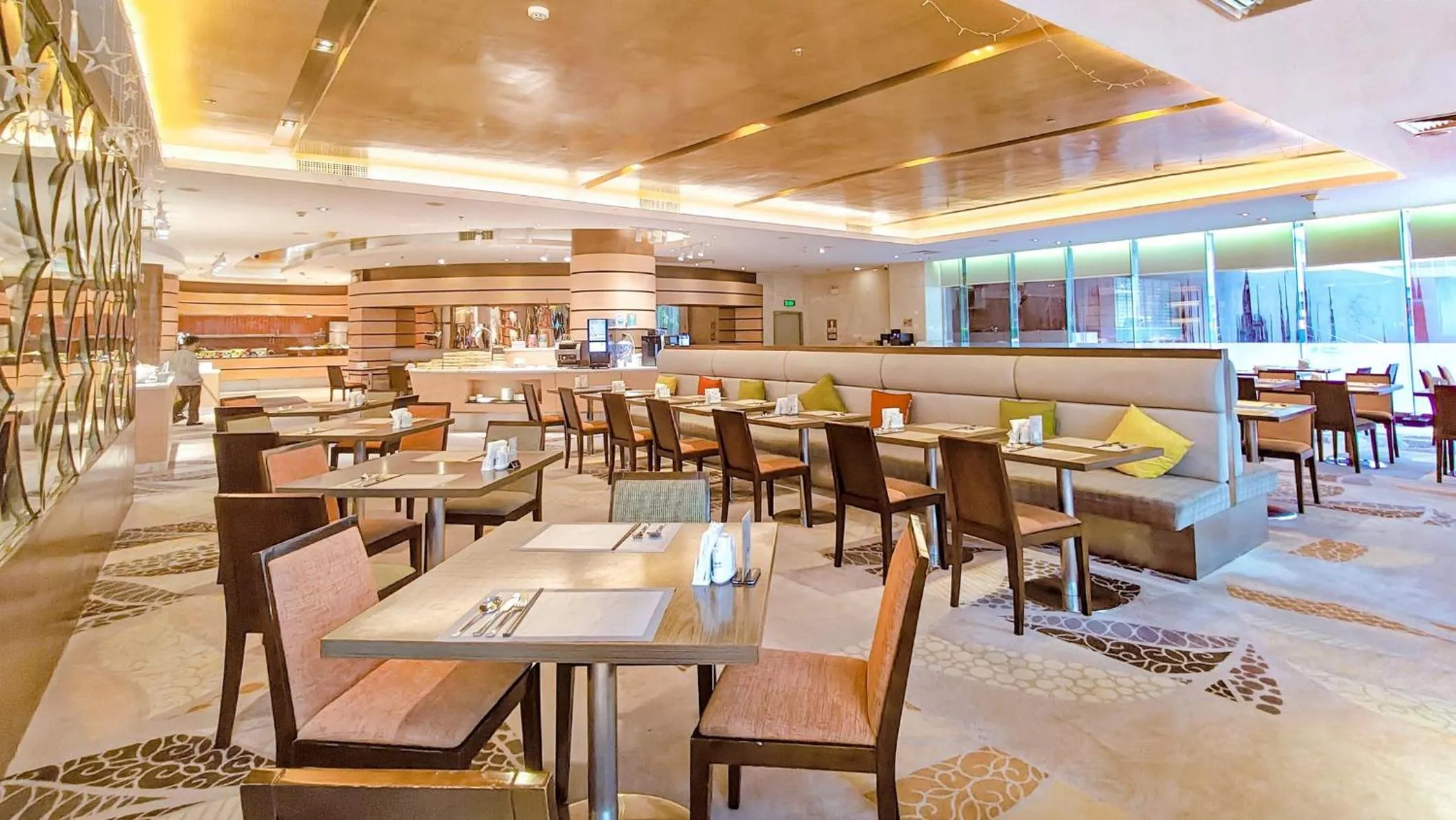 Restaurant/places to eat in Holiday Inn Shenzhen Donghua by IHG