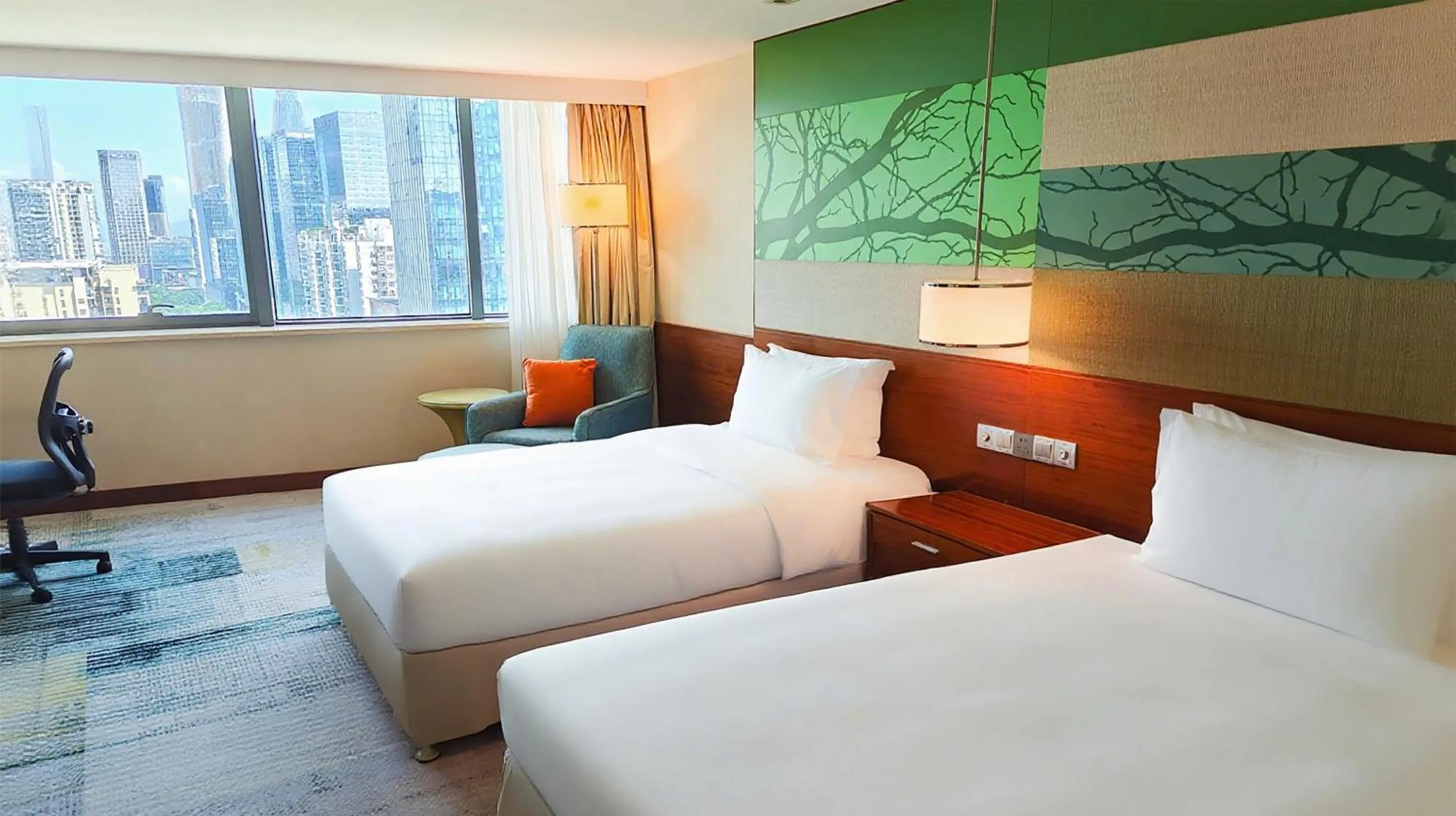 Bed in Holiday Inn Shenzhen Donghua by IHG
