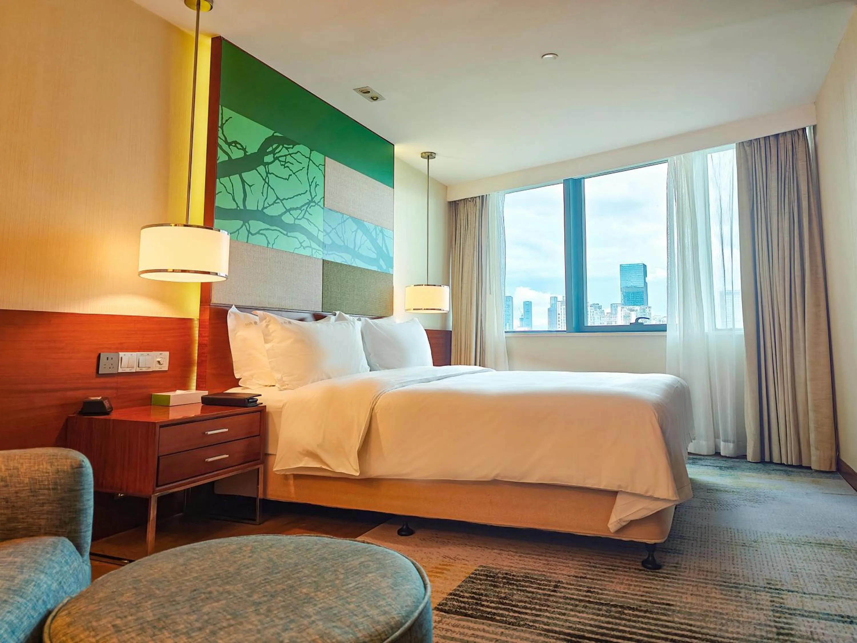 Bed in Holiday Inn Shenzhen Donghua by IHG