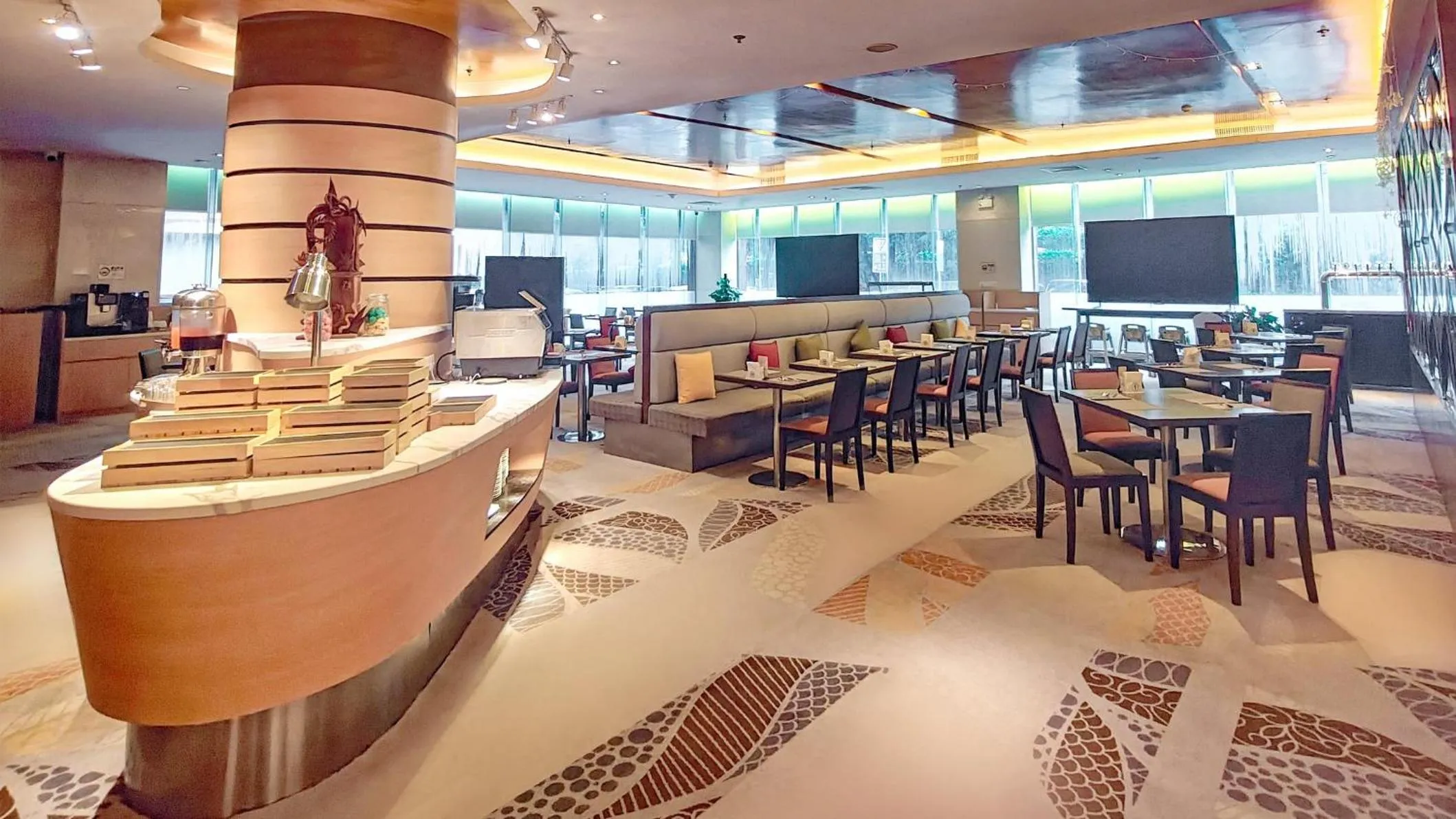 Restaurant/places to eat in Holiday Inn Shenzhen Donghua by IHG