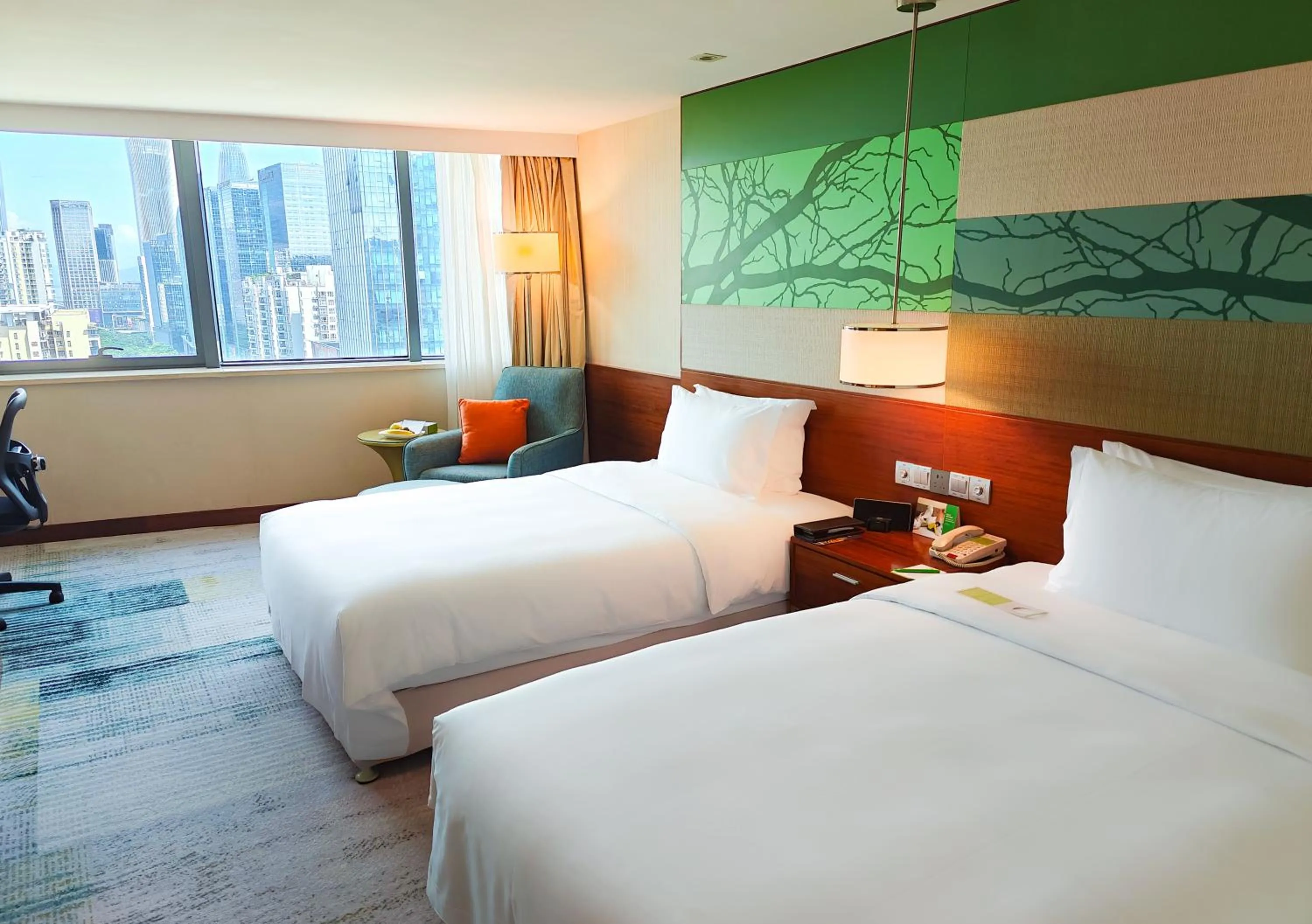 Bed in Holiday Inn Shenzhen Donghua by IHG