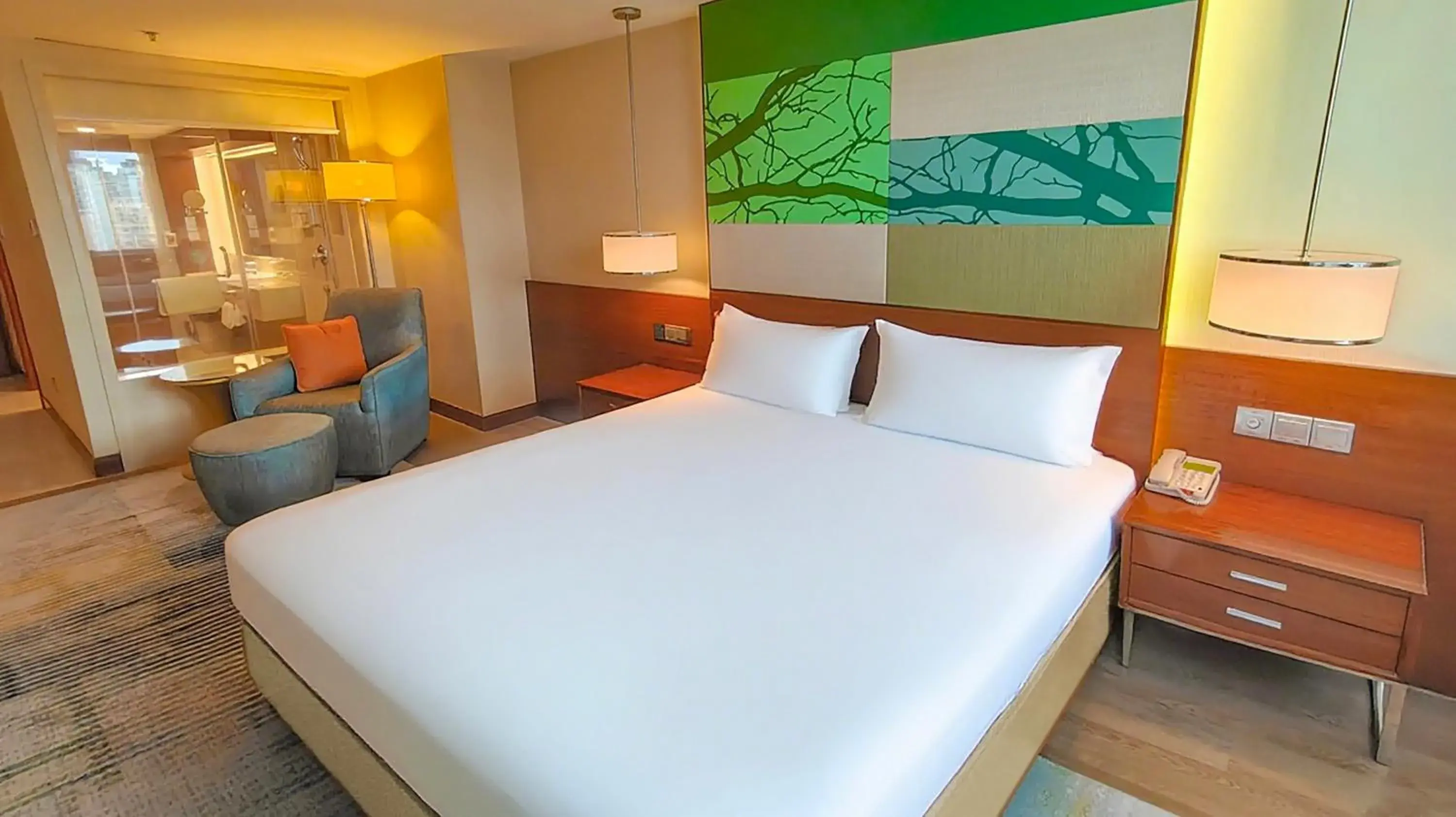 Bed in Holiday Inn Shenzhen Donghua by IHG Bed in Holiday Inn Shenzhen Donghua by IHG