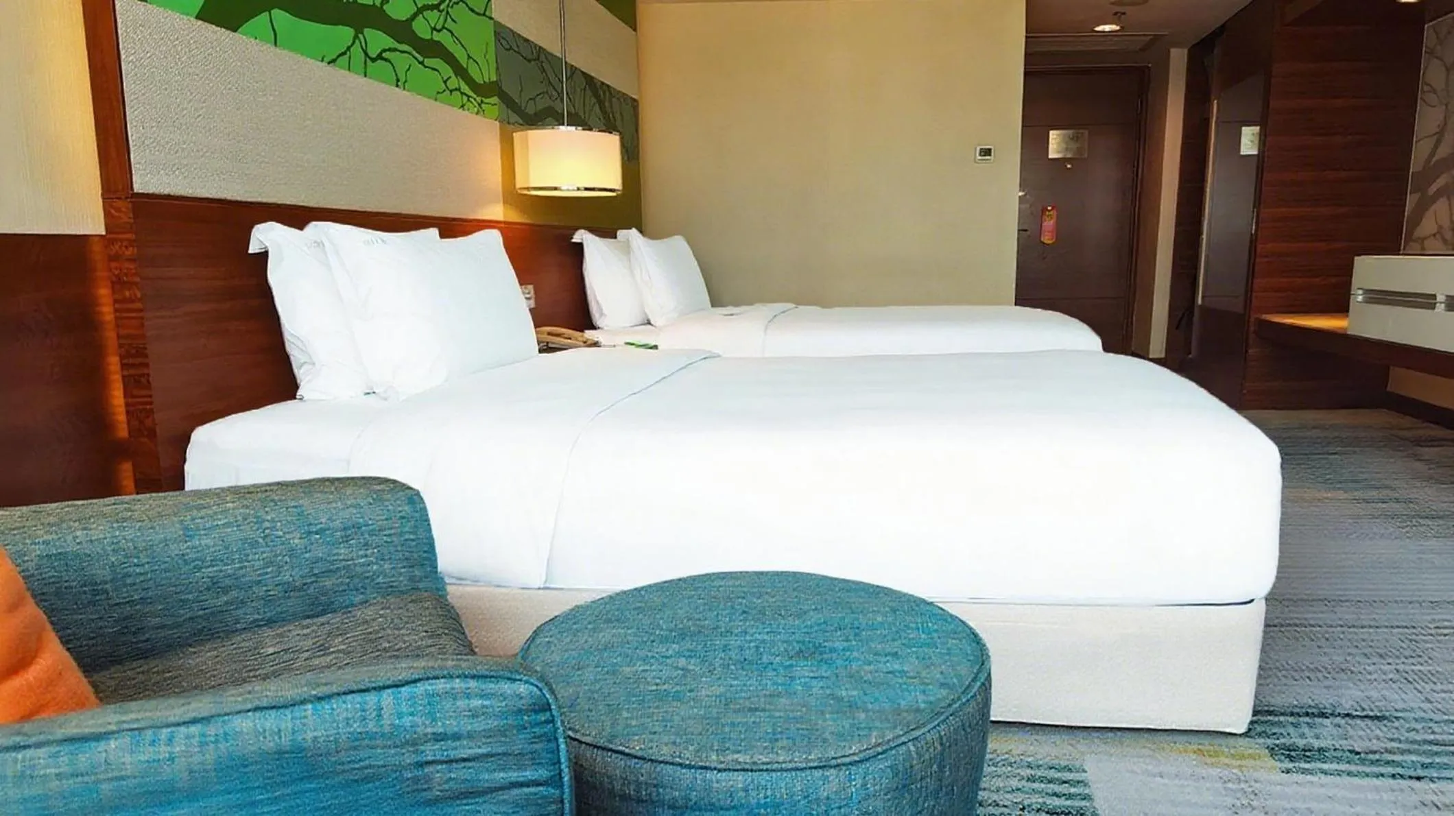 Photo of the whole room, Bed in Holiday Inn Shenzhen Donghua by IHG