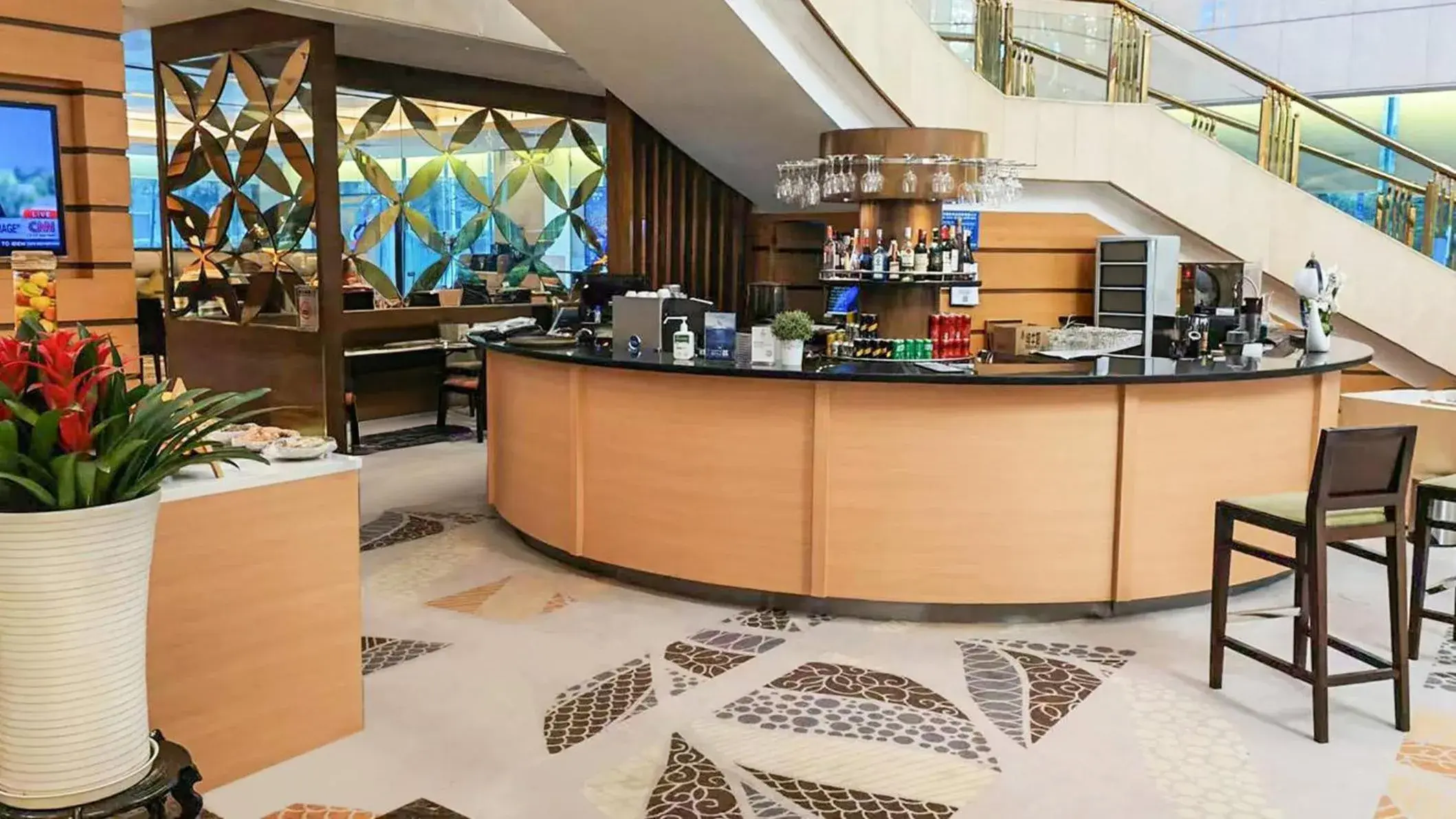 Lounge or bar in Holiday Inn Shenzhen Donghua by IHG Lounge or bar in Holiday Inn Shenzhen Donghua by IHG