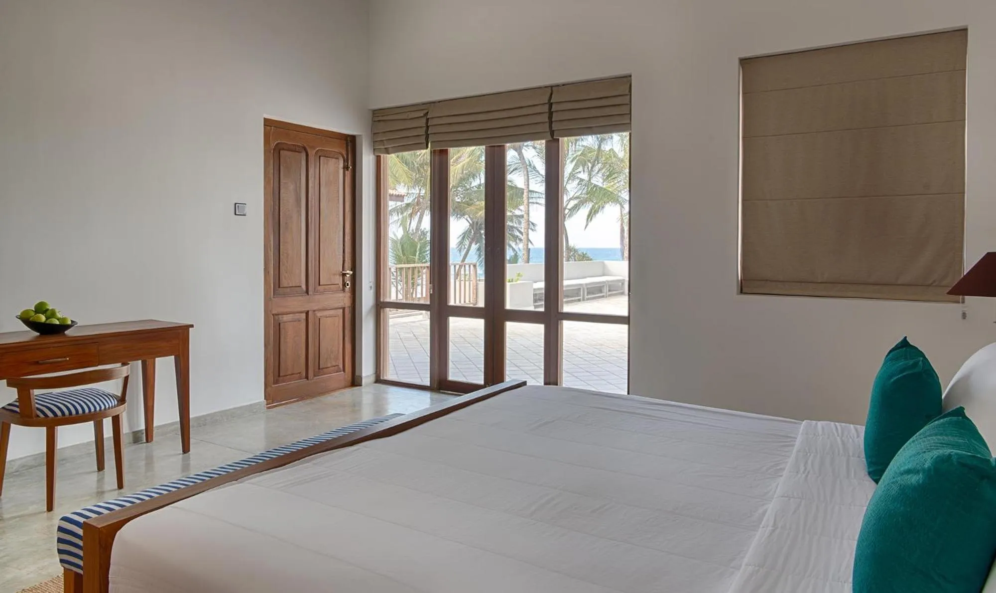 Bed in Jetwing Villa 700