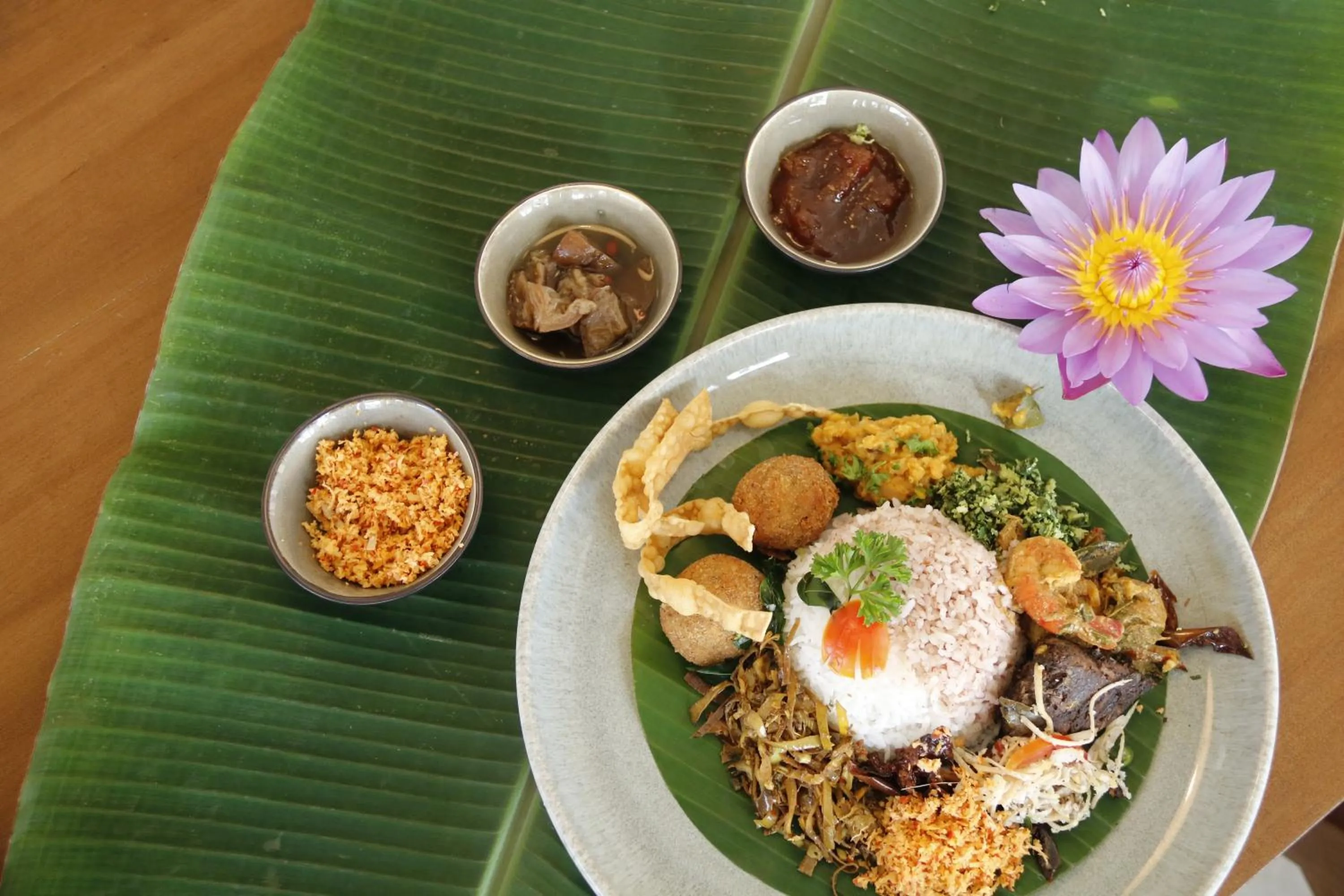 Lunch in Jetwing Villa 700