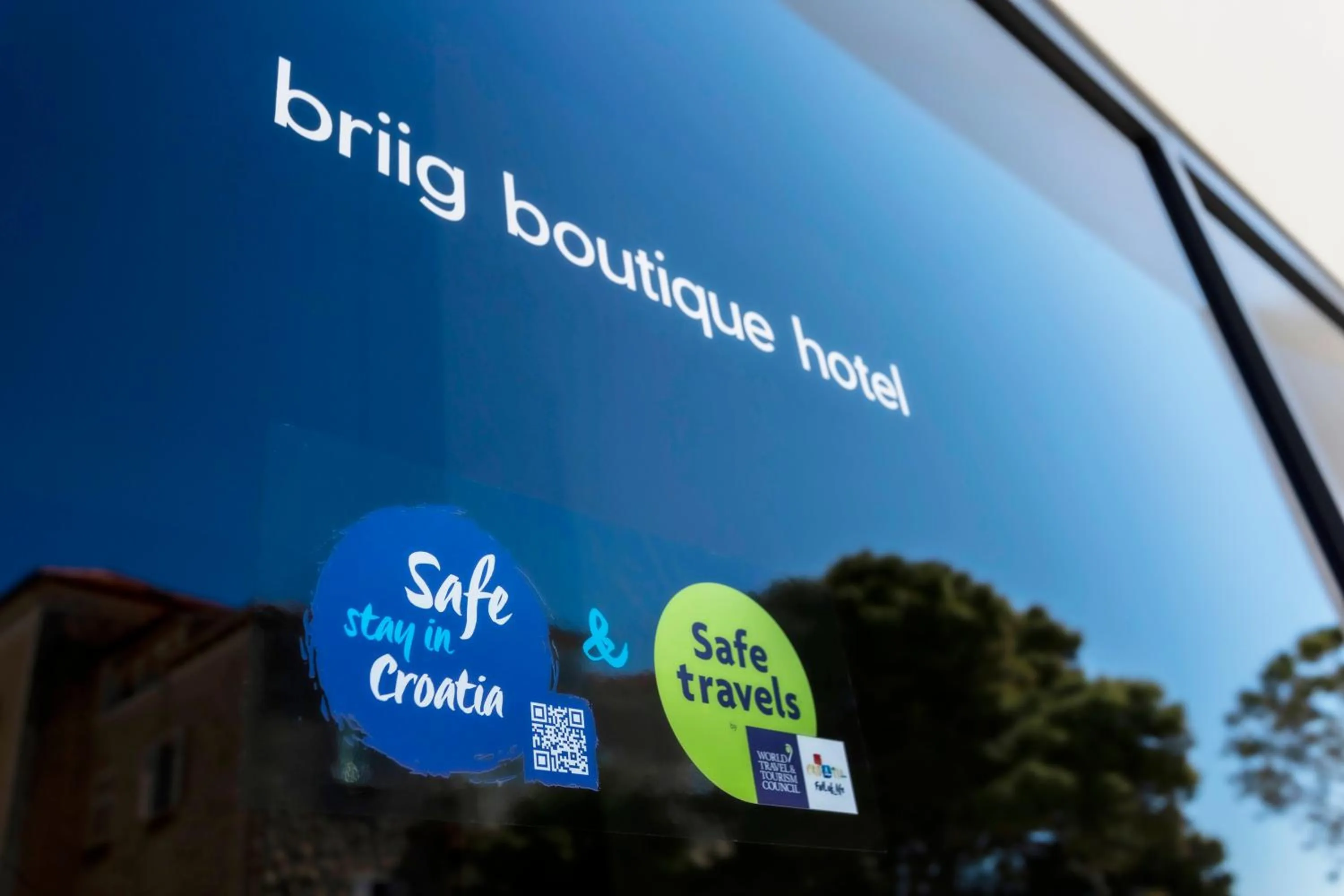 Logo/Certificate/Sign in briig boutique hotel