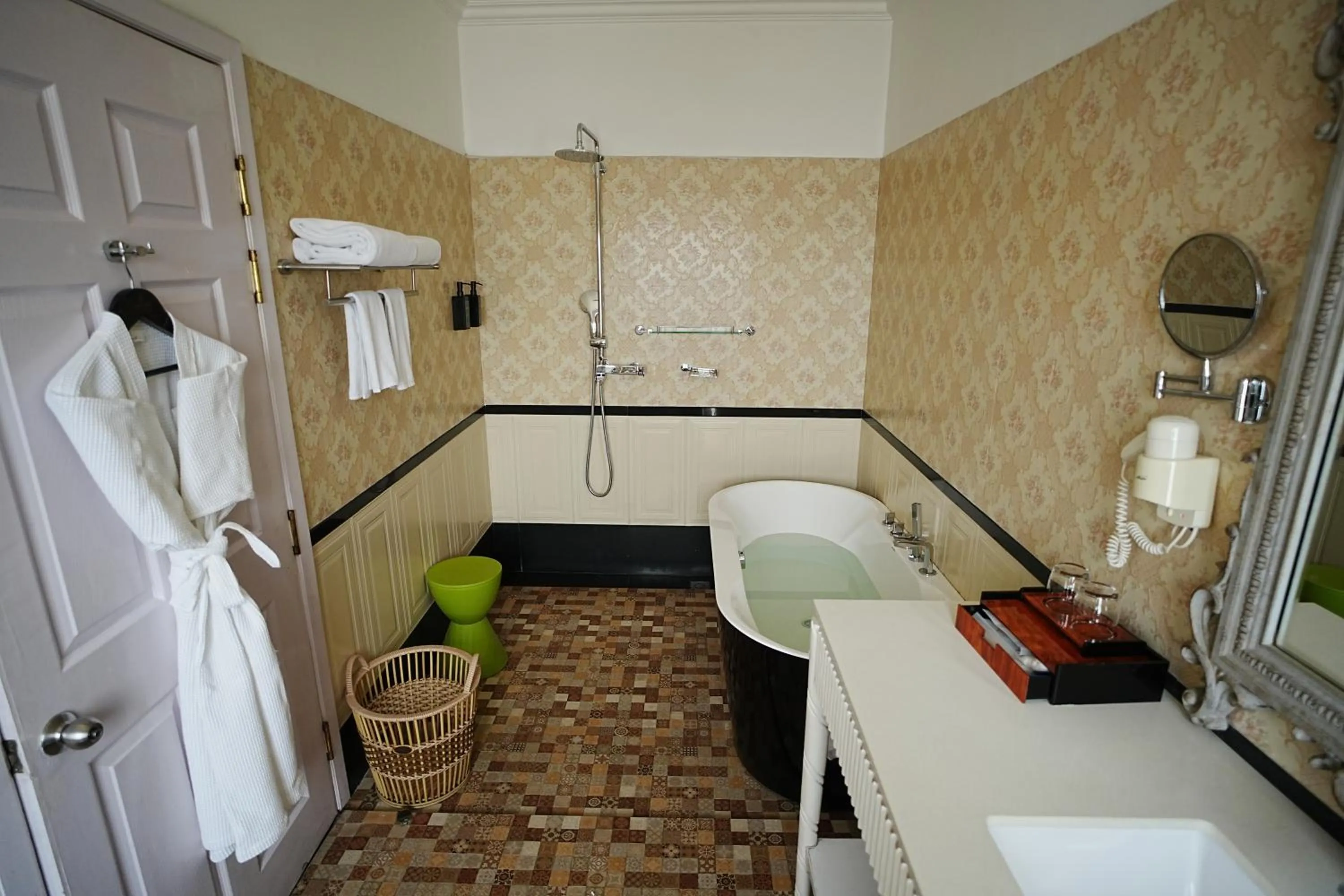 Shower, Bed in MAYFAIR Himalayan Spa Resort