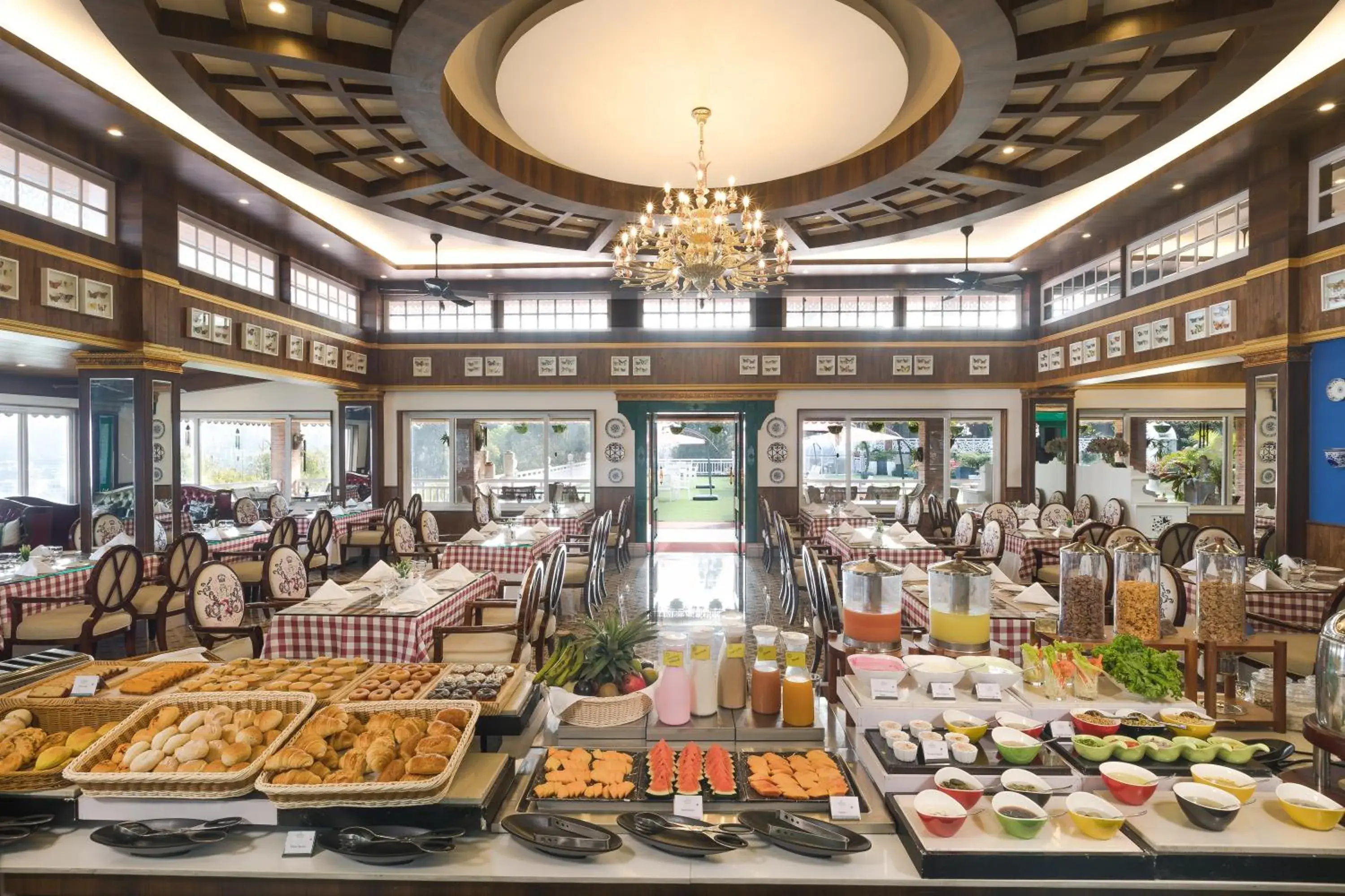 Restaurant/places to eat in MAYFAIR Himalayan Spa Resort Restaurant/places to eat in MAYFAIR Himalayan Spa Resort