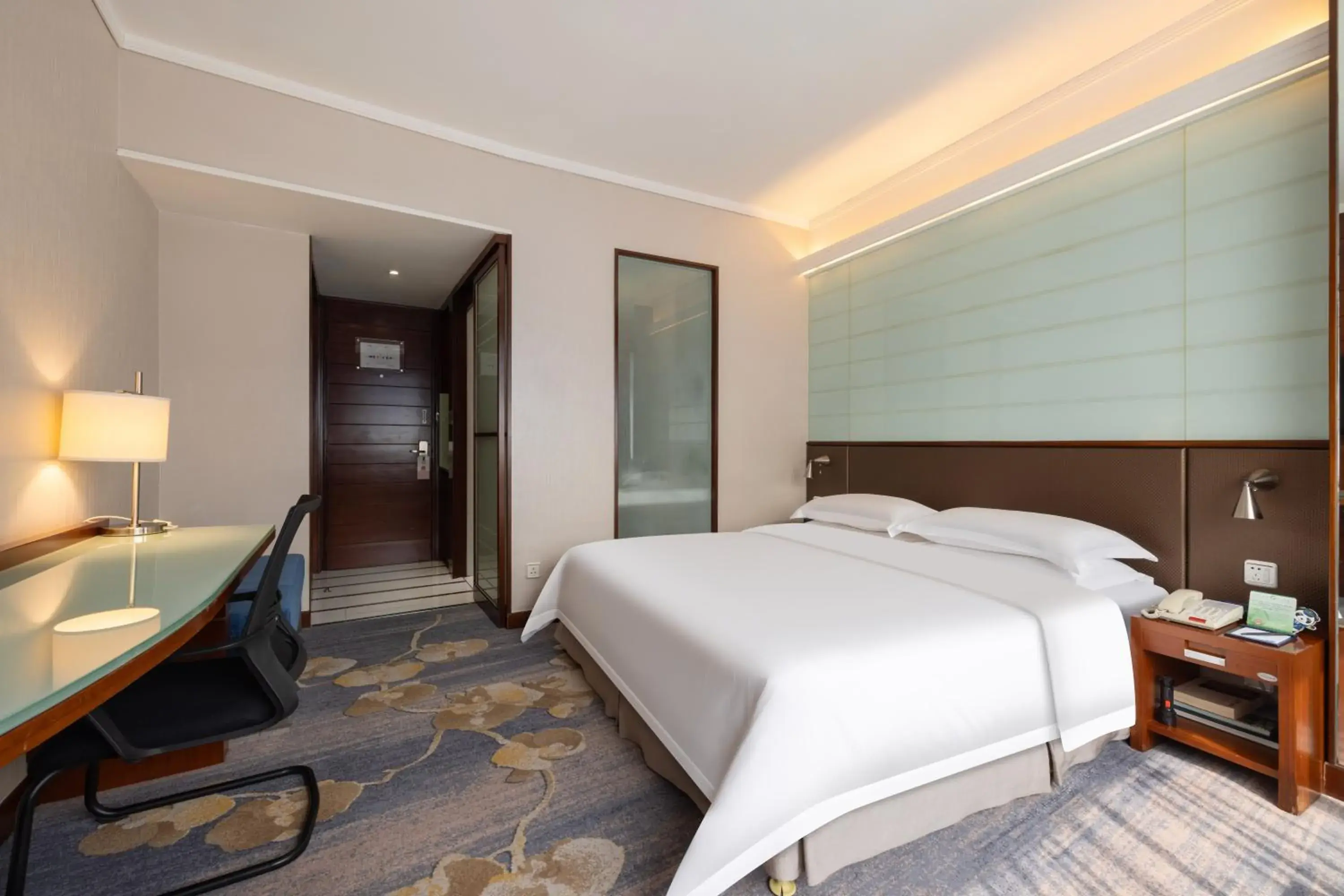 Photo of the whole room, Bed in Ocean Hotel Guangzhou - Free Shuttle Bus to Canton Fair, Tao Jin railway station Photo of the whole room, Bed in Ocean Hotel Guangzhou - Free Shuttle Bus to Canton Fair, Tao Jin railway station