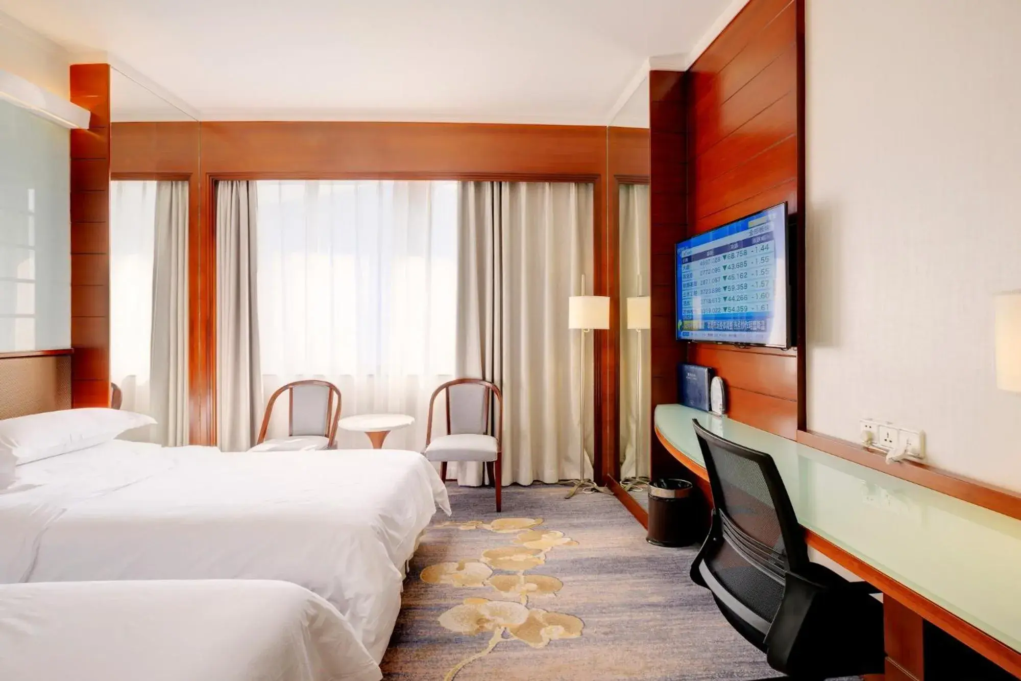 Photo of the whole room, Bed in Ocean Hotel Guangzhou - Tao Jin railway station Photo of the whole room, Bed in Ocean Hotel Guangzhou - Tao Jin railway station