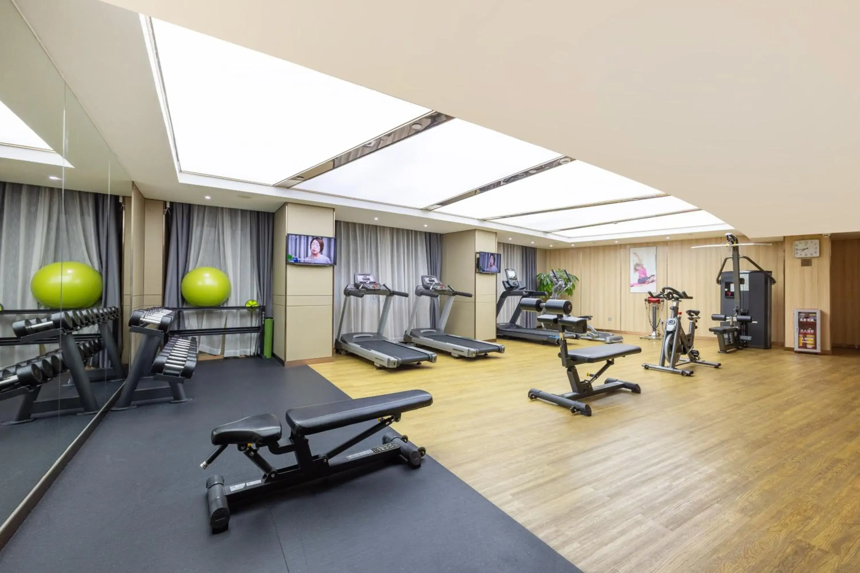 Fitness centre/facilities in Ocean Hotel Guangzhou Fitness centre/facilities in Ocean Hotel Guangzhou