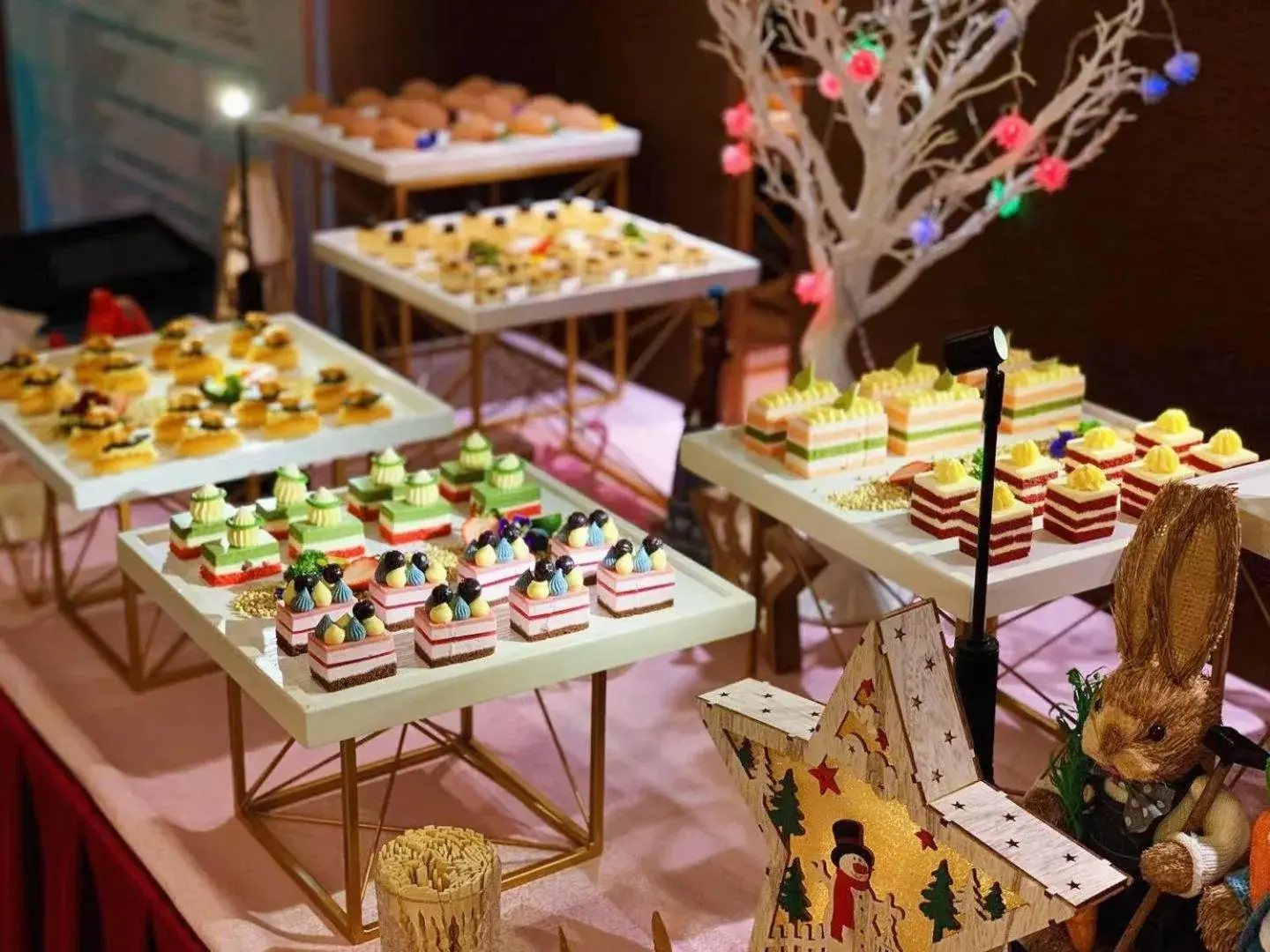Food in Ocean Hotel Guangzhou - Free Shuttle Bus to Canton Fair, Tao Jin railway station Food in Ocean Hotel Guangzhou - Free Shuttle Bus to Canton Fair, Tao Jin railway station