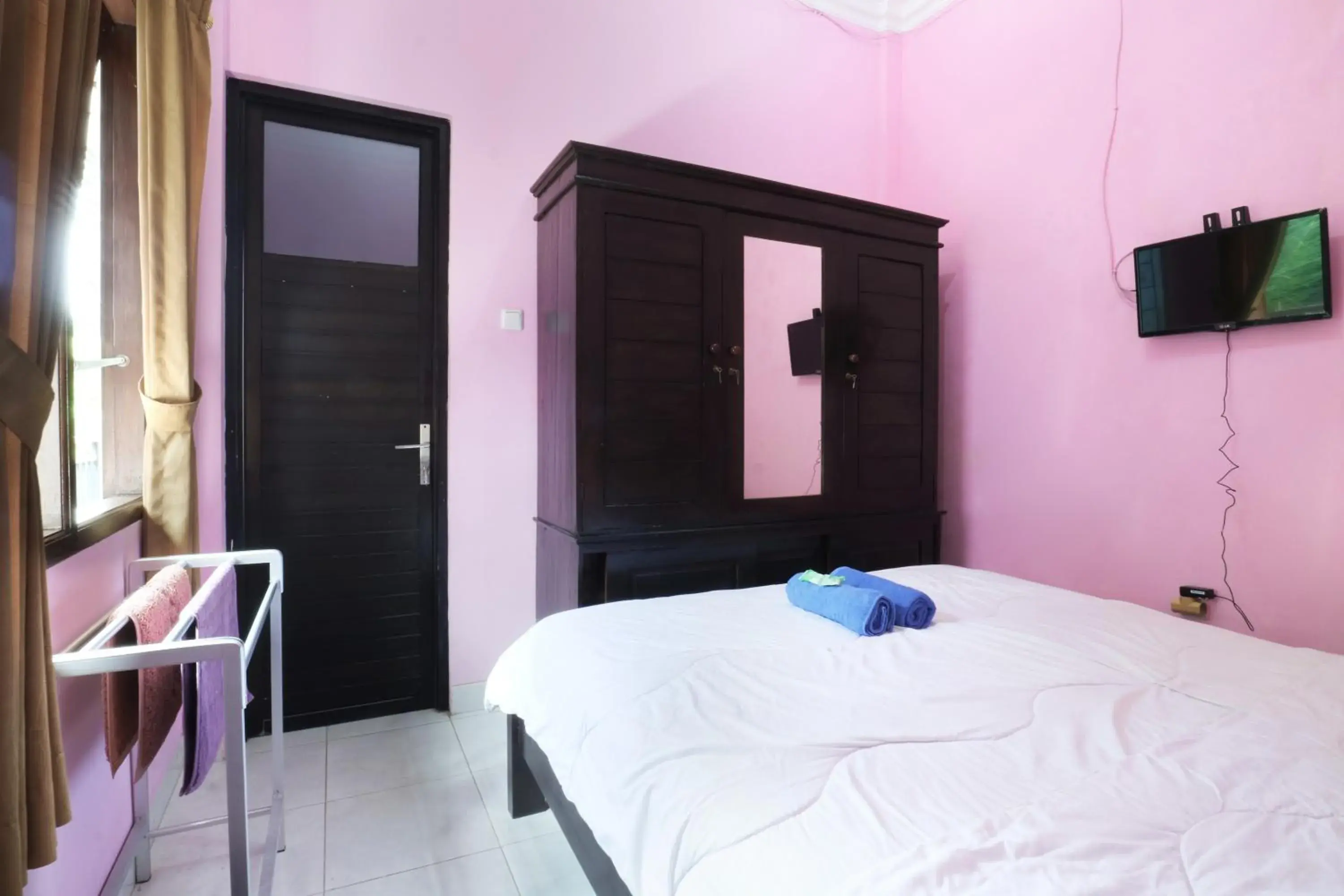 Property building, Bed in Anantaya Home Denpasar Property building, Bed in Anantaya Home Denpasar