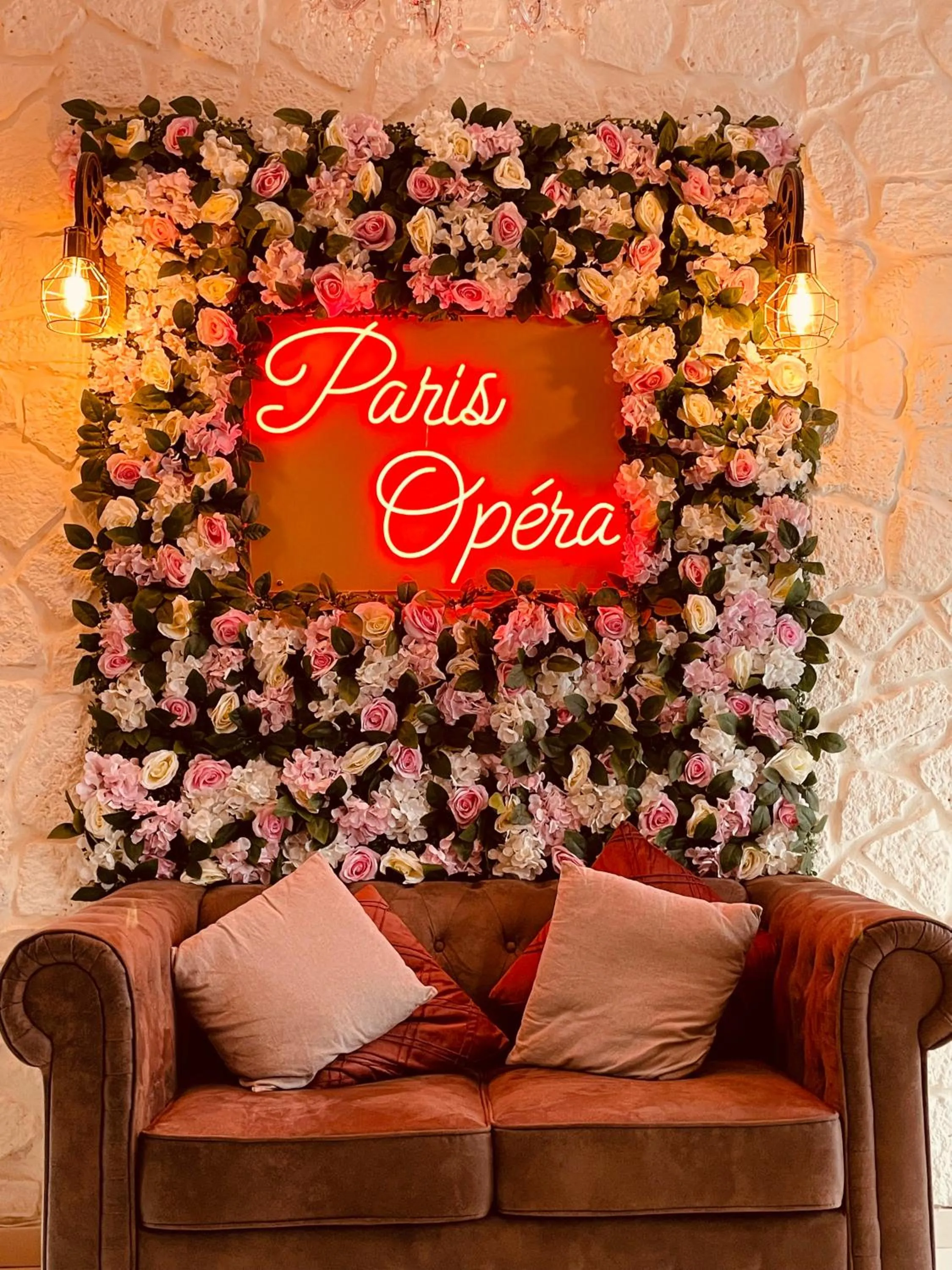 Property logo or sign in Pavillon Opéra Lafayette