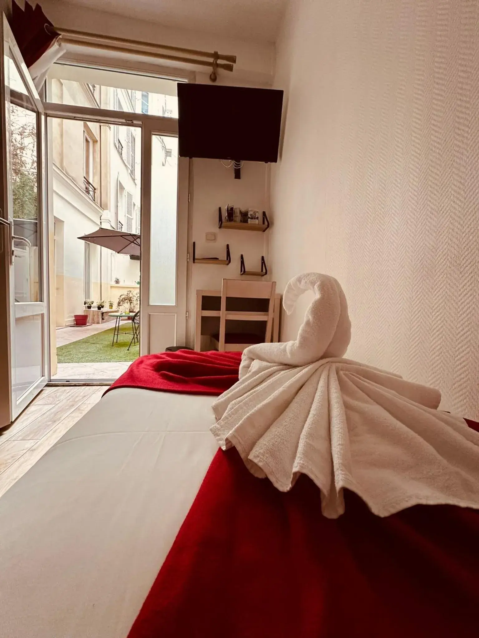 Bed in Pavillon Opéra Lafayette Bed in Pavillon Opéra Lafayette