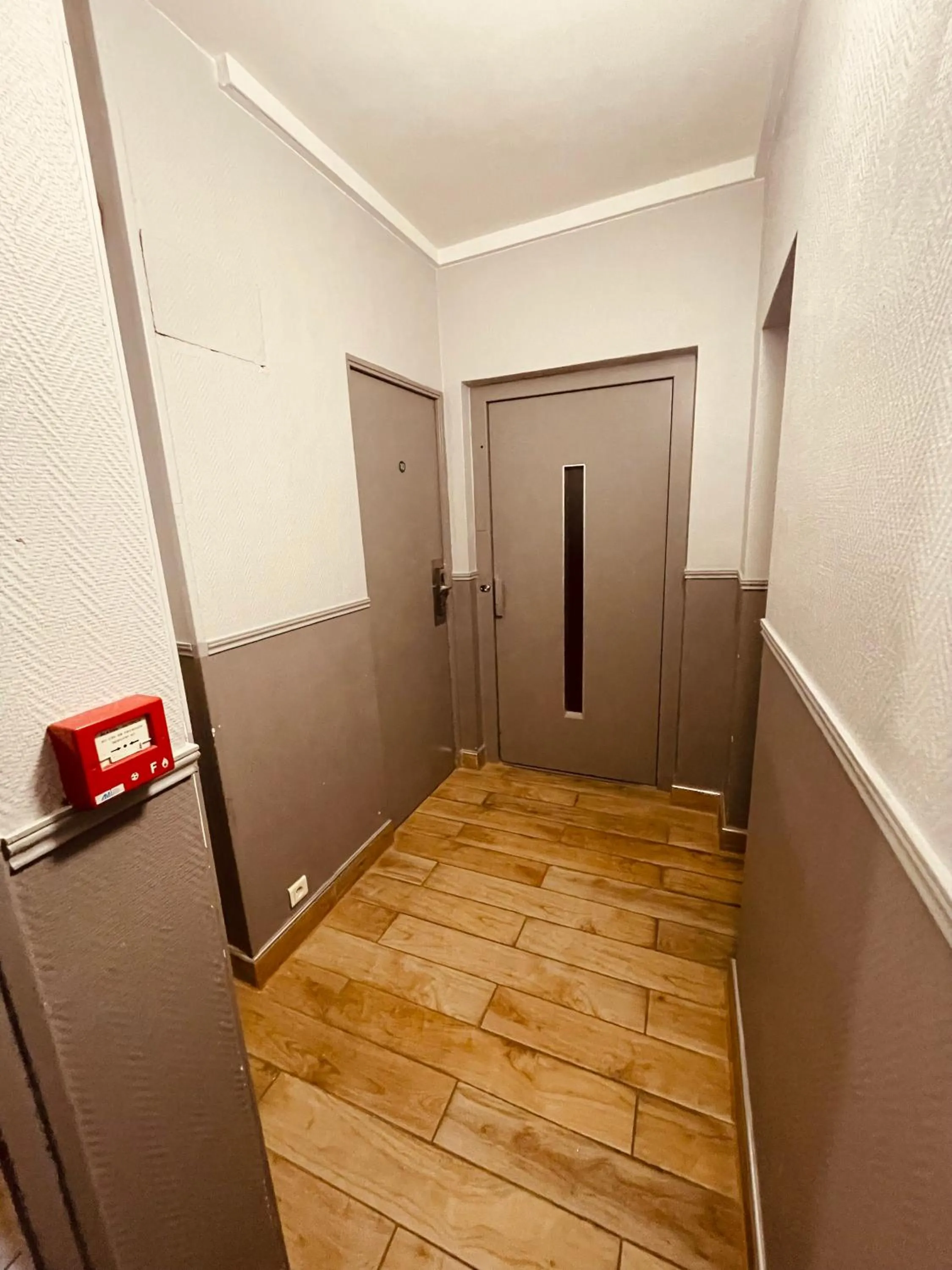 elevator in Pavillon Opéra Lafayette