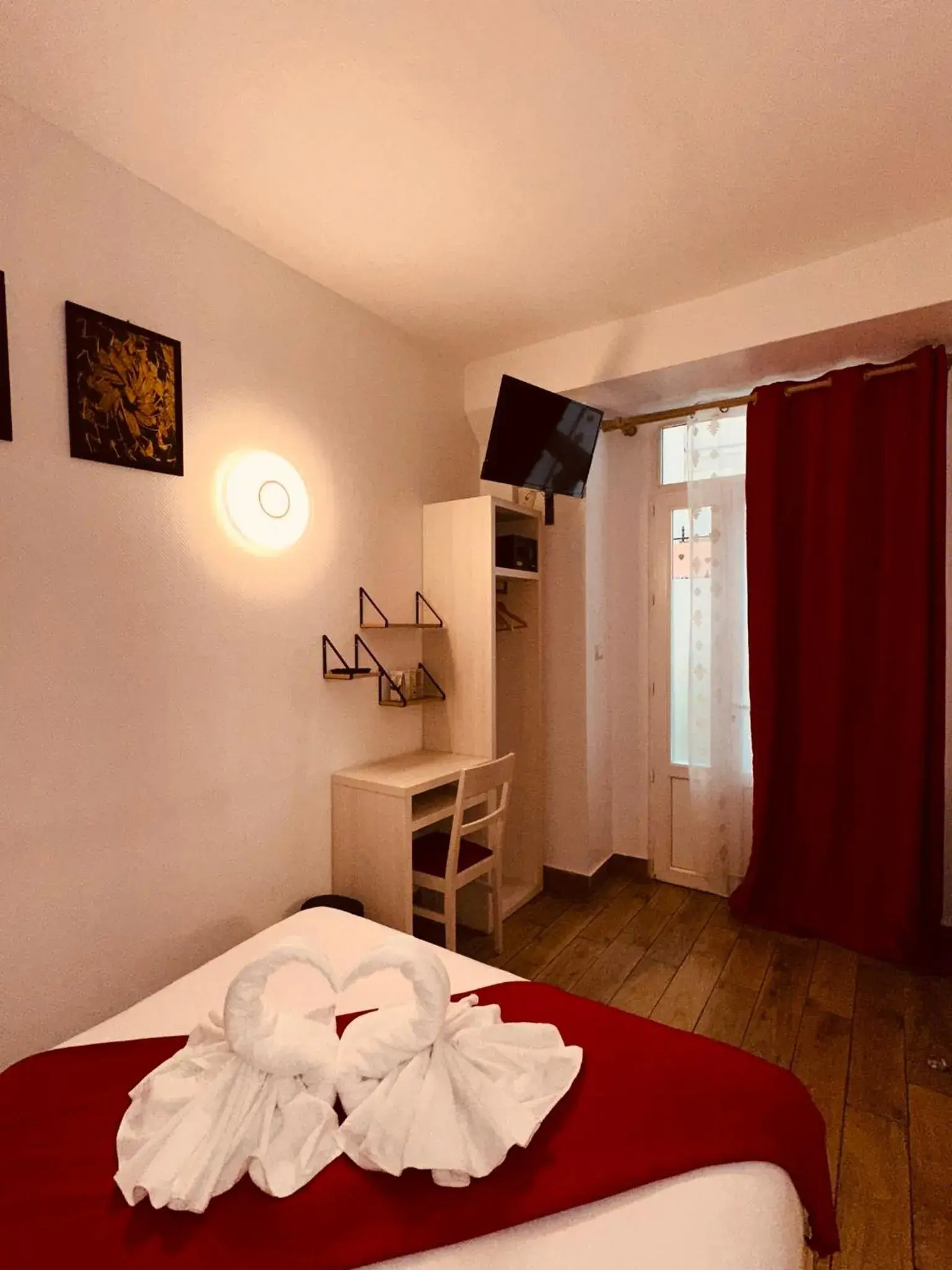 Bed in Pavillon Opéra Lafayette Bed in Pavillon Opéra Lafayette