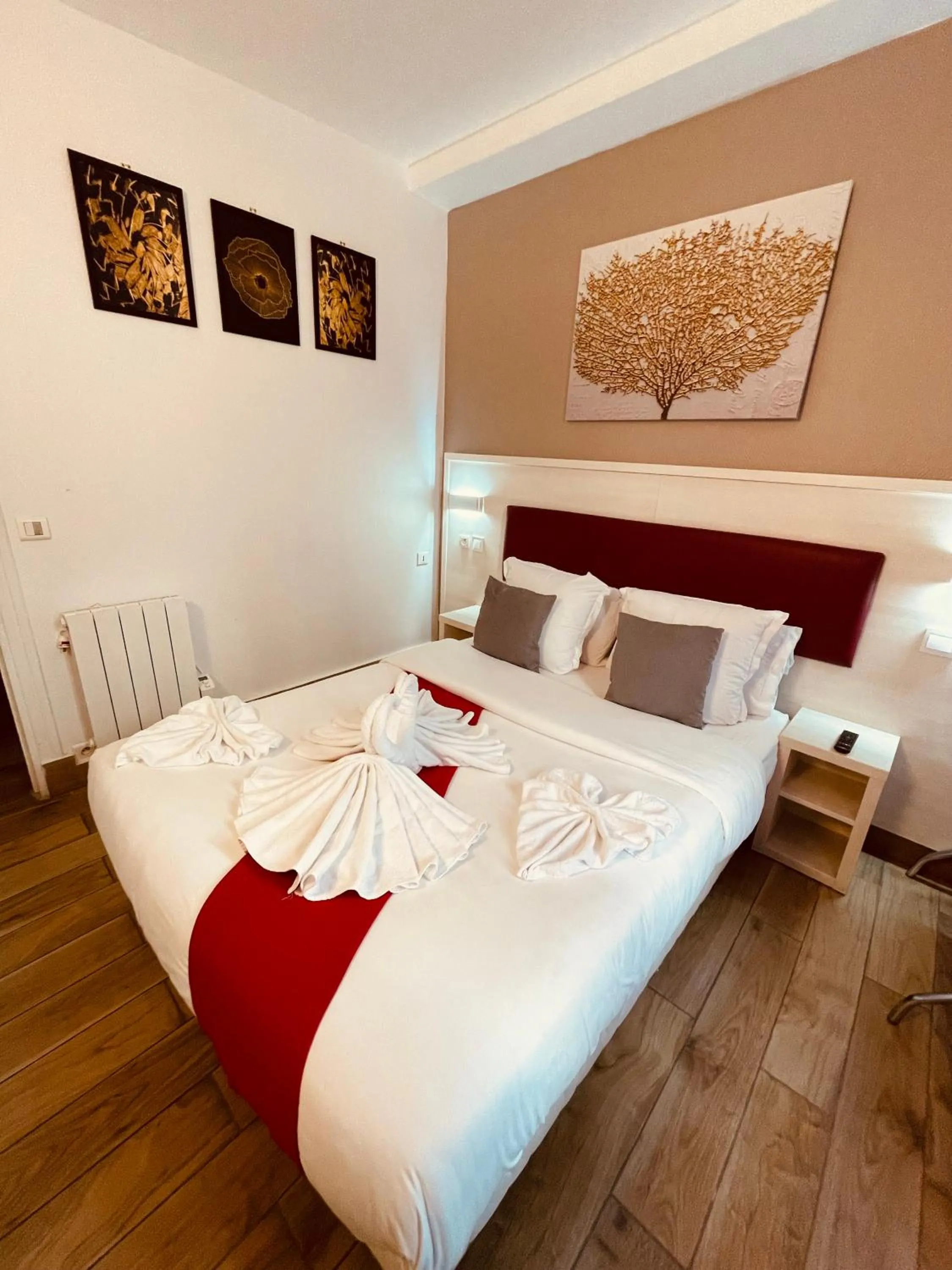 Bed in Pavillon Opéra Lafayette