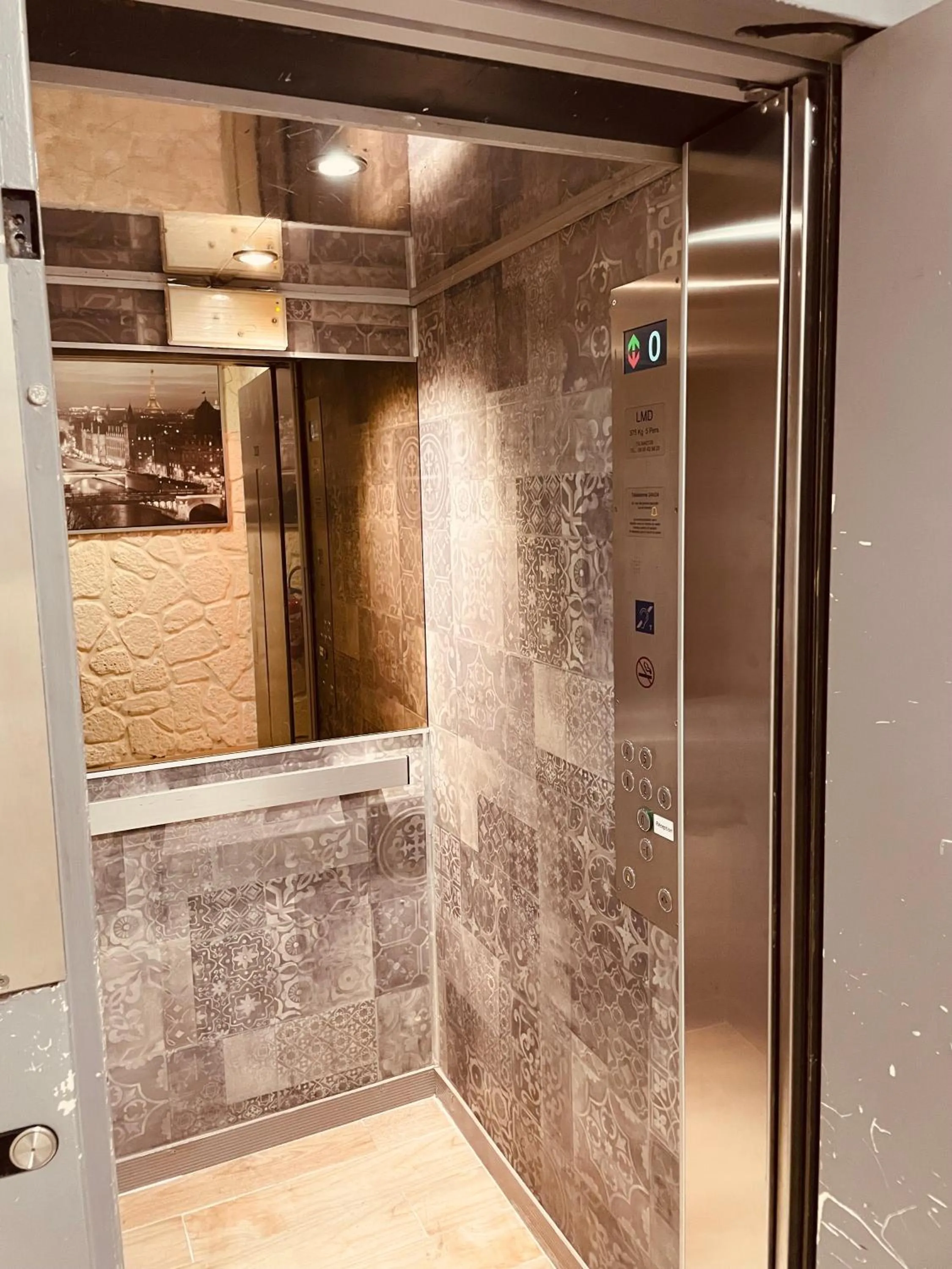 elevator in Pavillon Opéra Lafayette