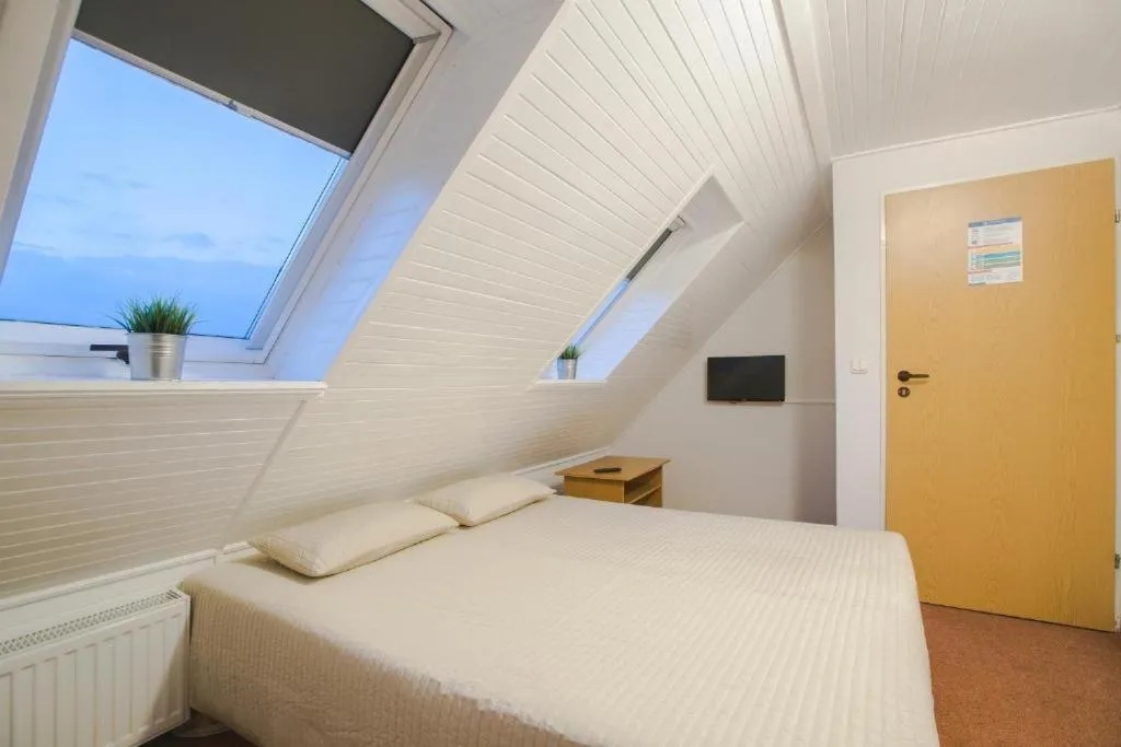 Bed in Dom Wczasowy KORMORAN Niechorze - 300m od plaży