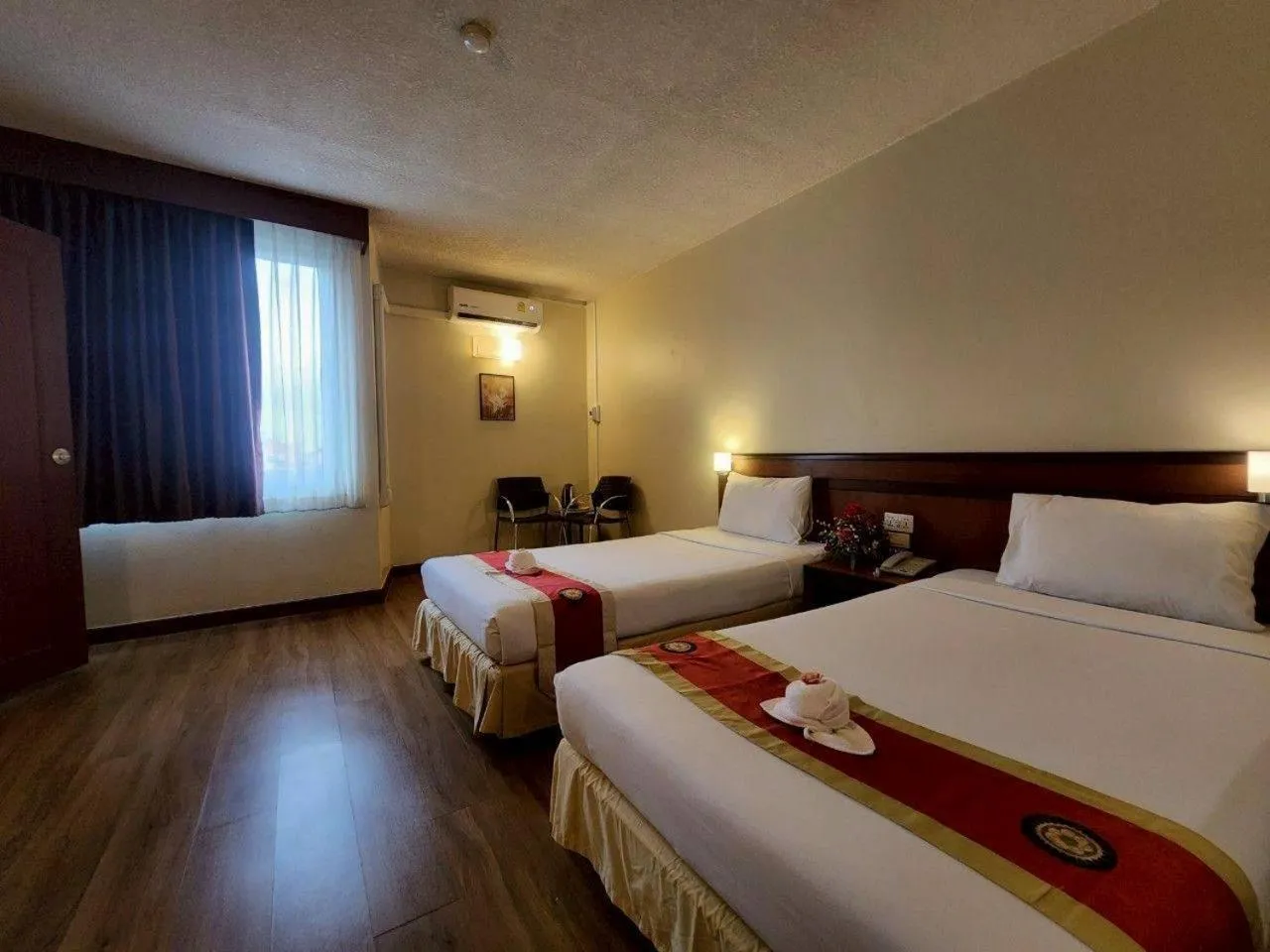 Bed in Hatyai Golden Crown Hotel