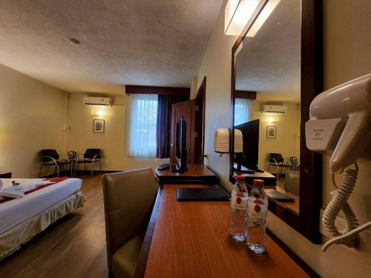 Bed in Hatyai Golden Crown Hotel