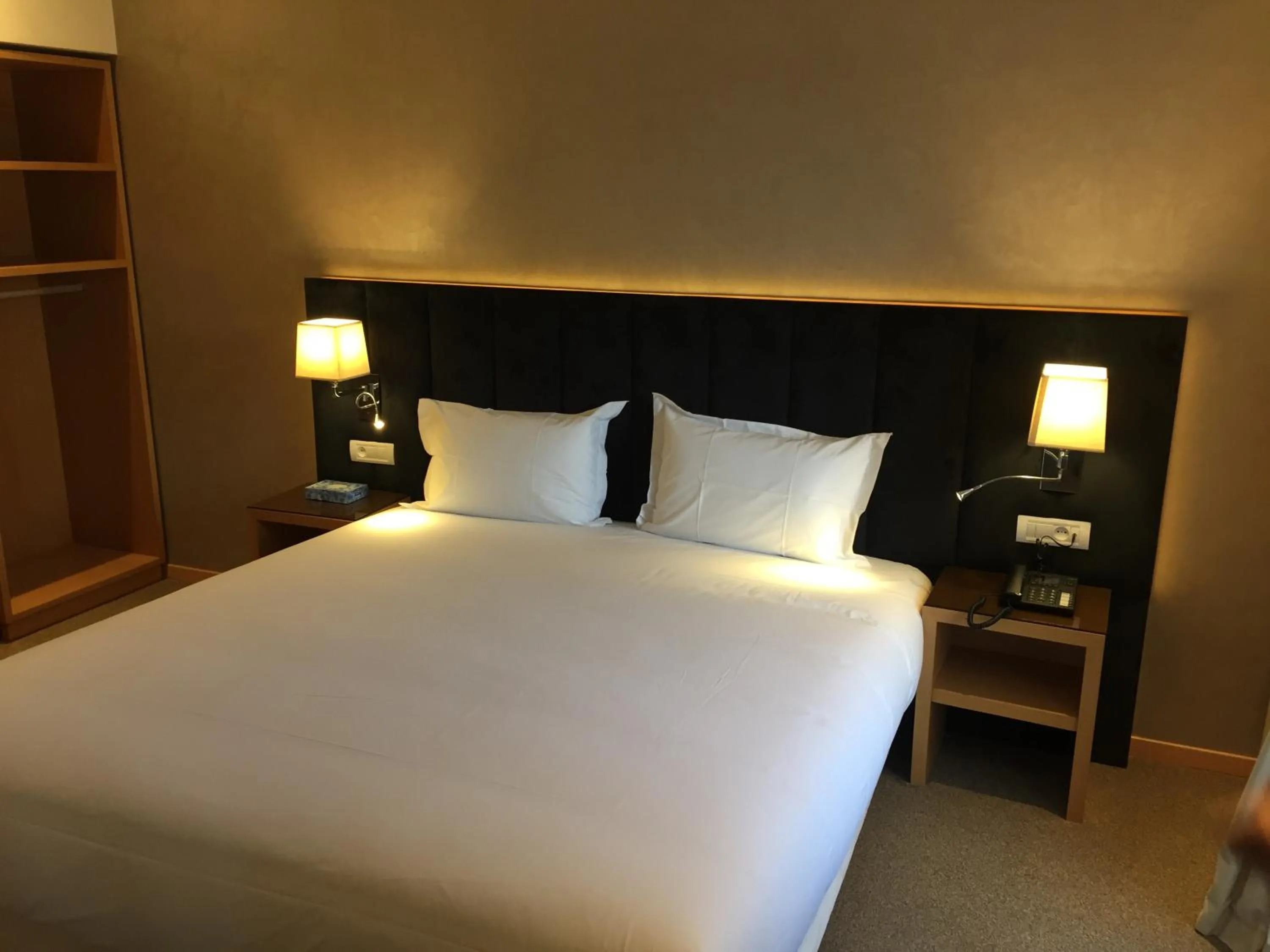 Bed in Annakhil Hotel