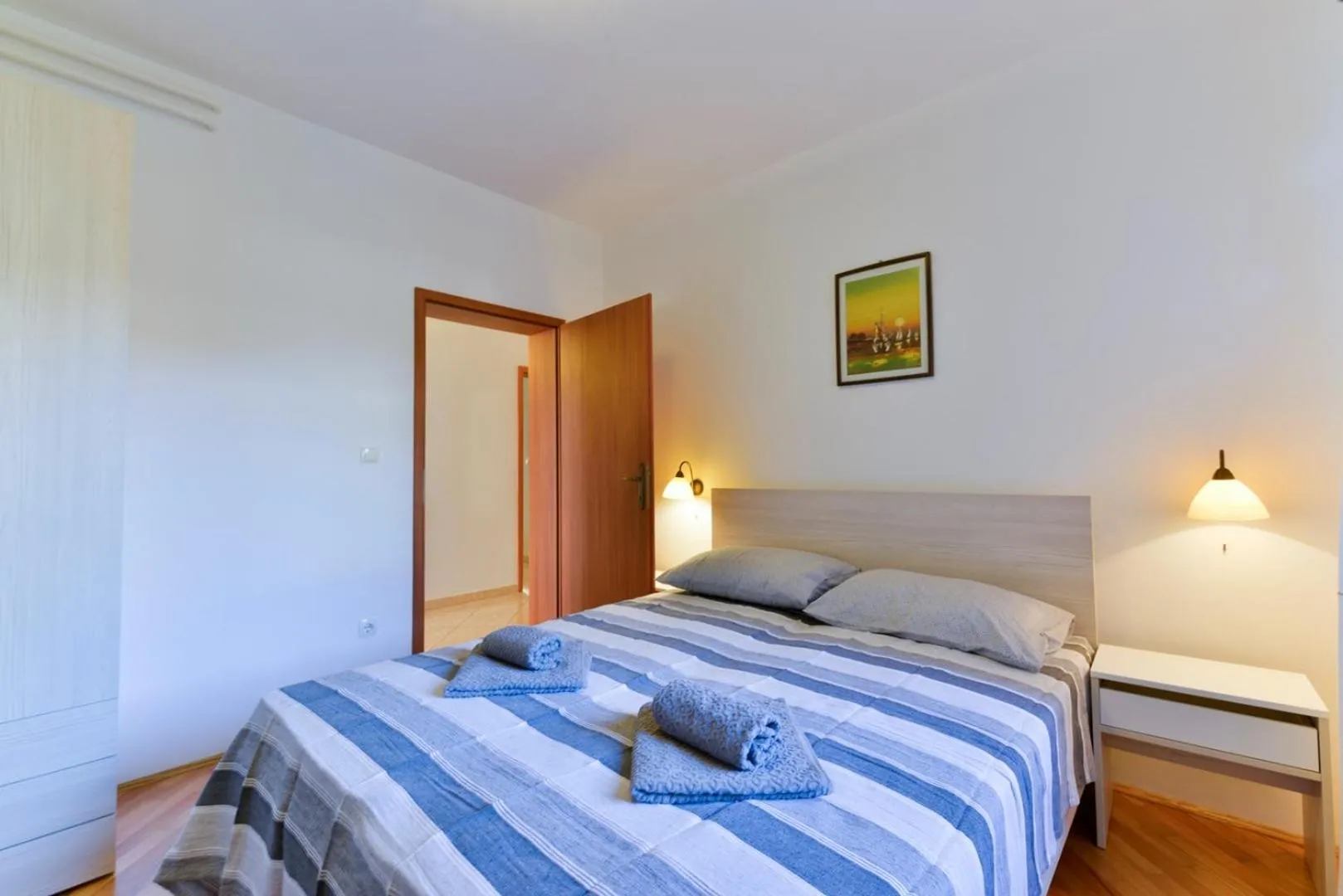 Bed in ALEKS house with apartments