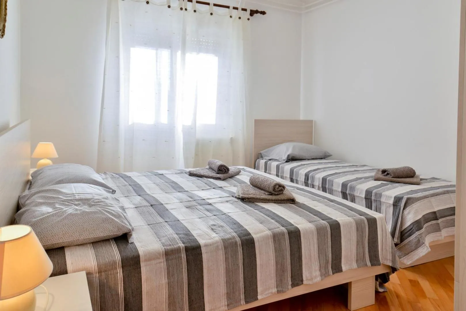 Bed in ALEKS house with apartments