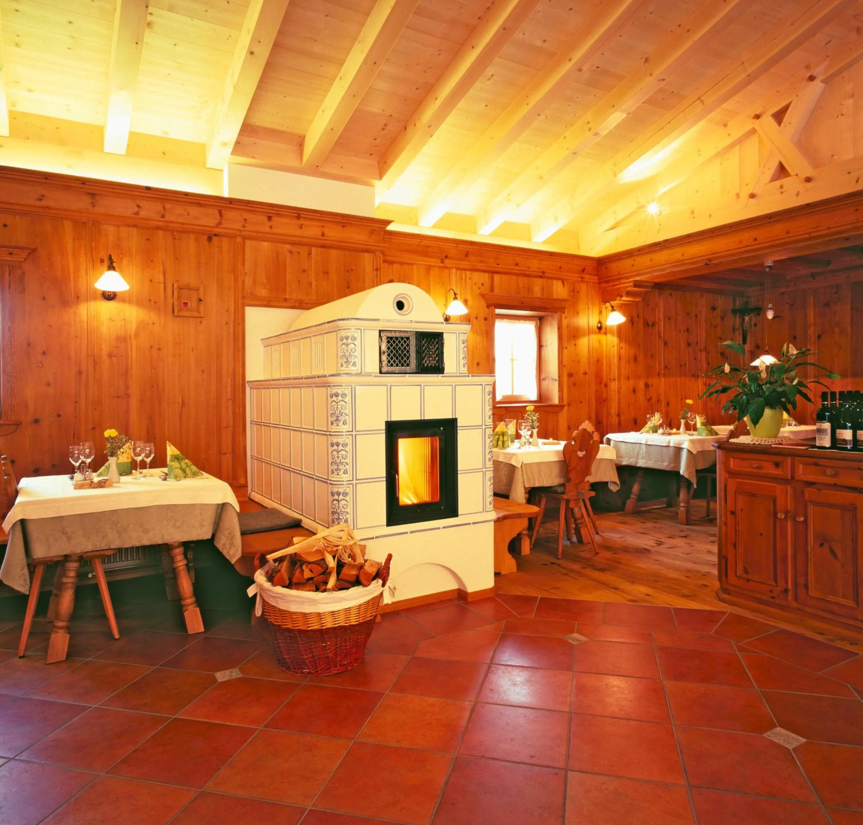 Restaurant/places to eat in Gasthof Weisses Kreuz