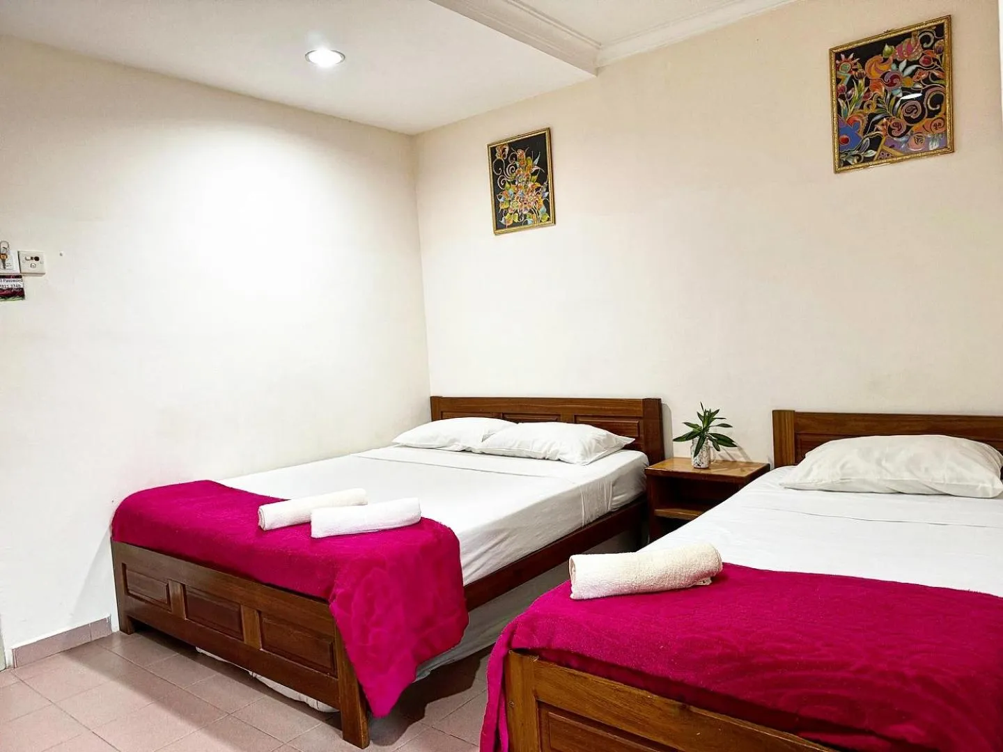 Bed in Town Inn Hotel - Rainforest