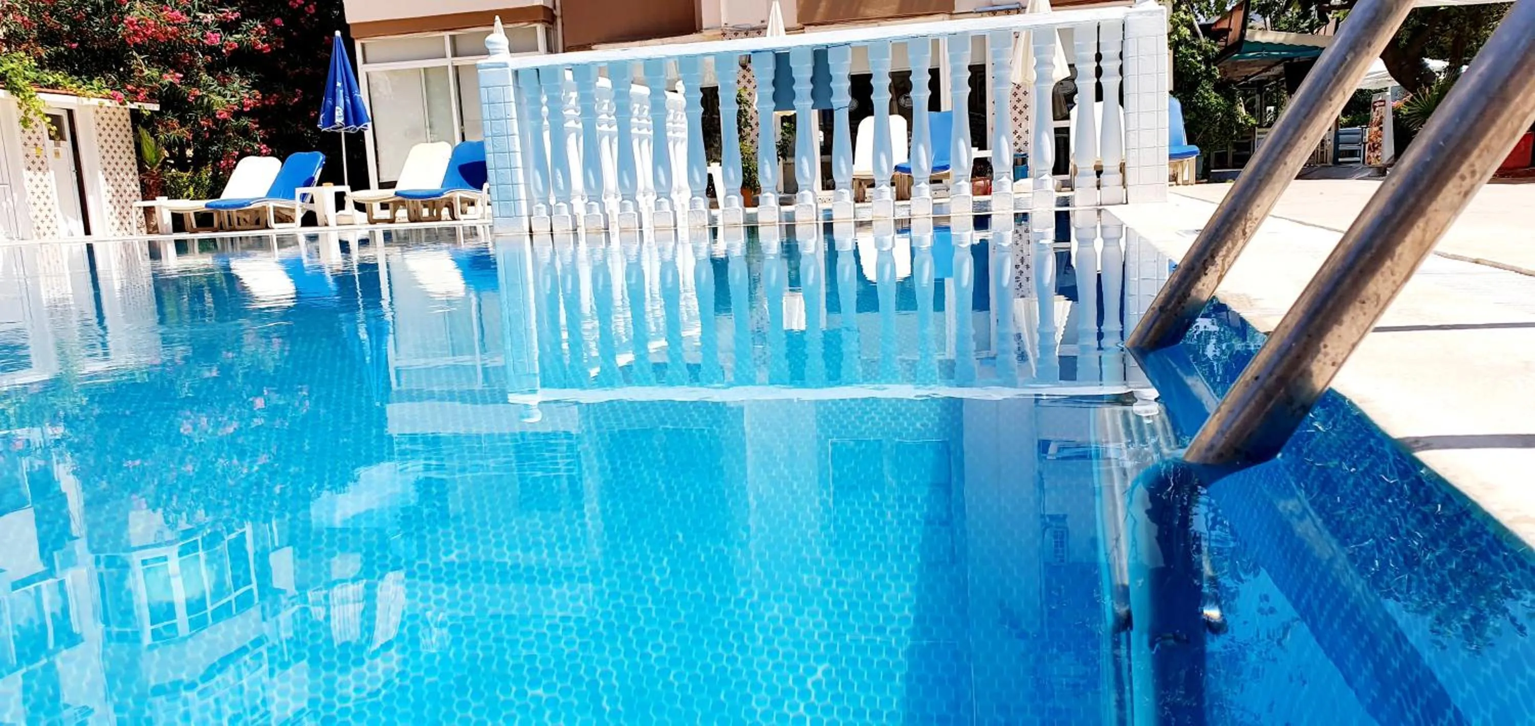 Pool view in Palmen Apart Hotel