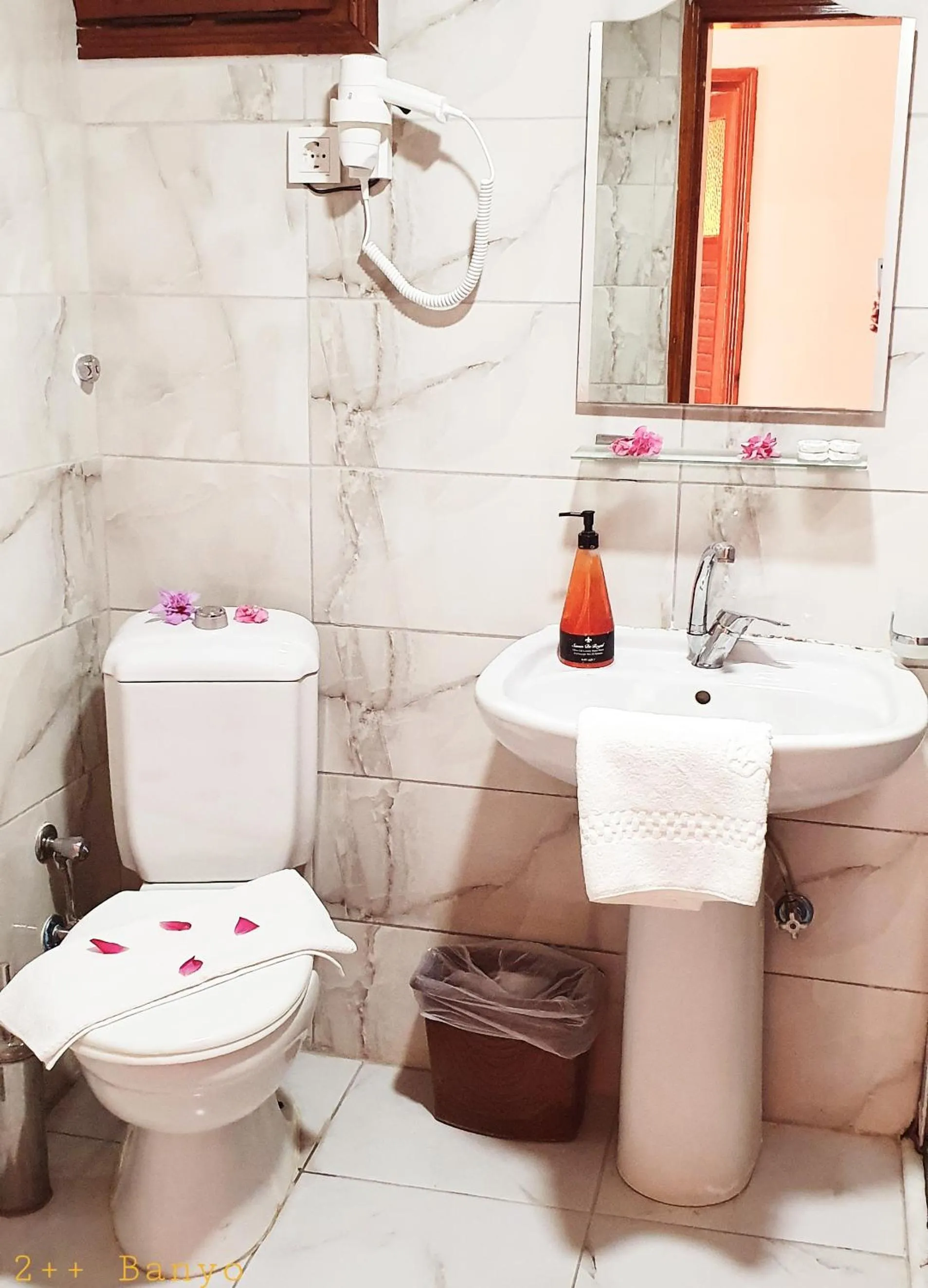 Bathroom in Palmen Apart Hotel