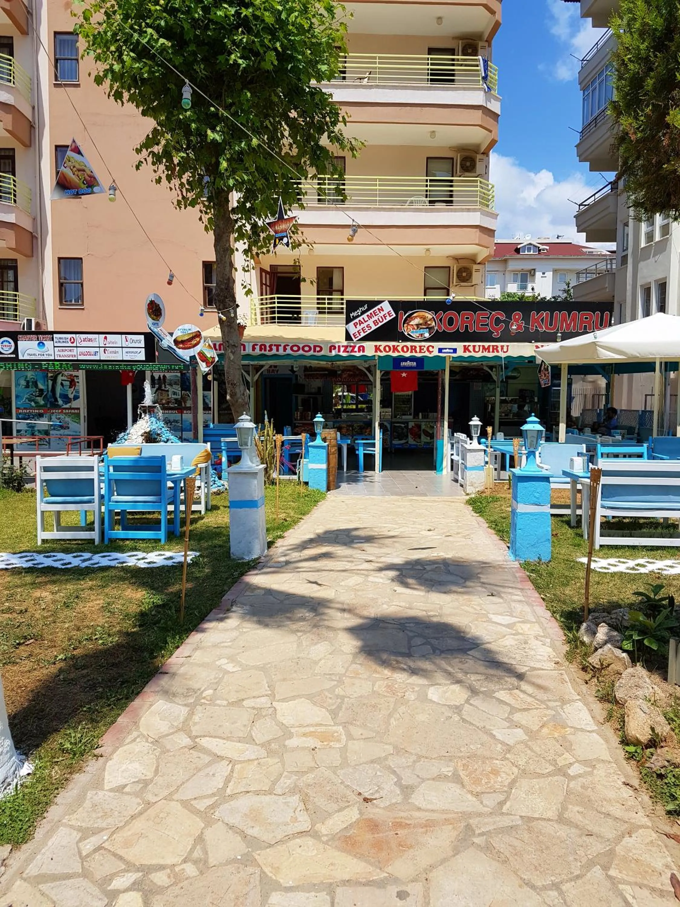 Restaurant/places to eat in Palmen Apart Hotel